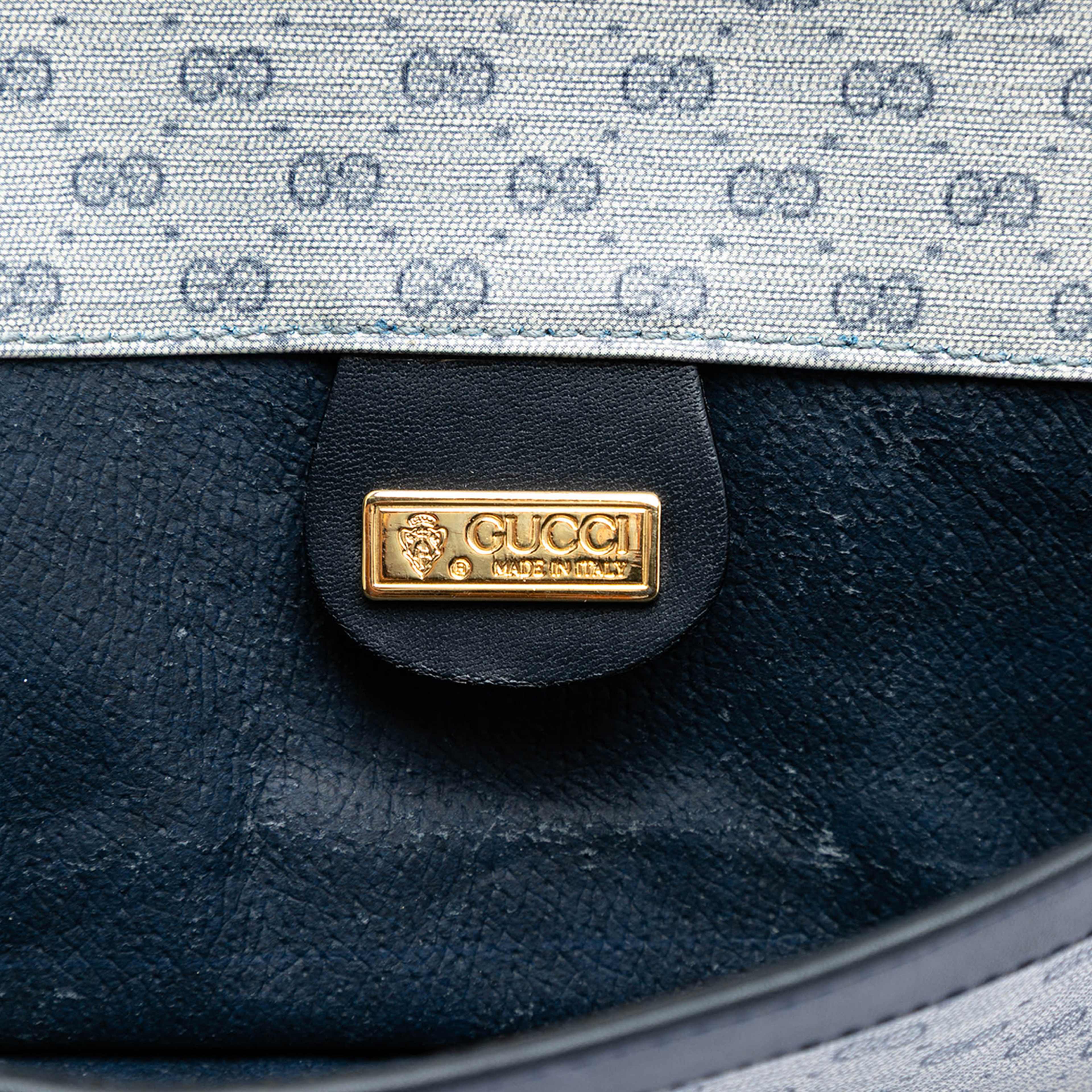 Gucci Micro Gg Supreme Clutch, från Luxclusif, i färgen gray. Klicka för att öppna bilden i stort format