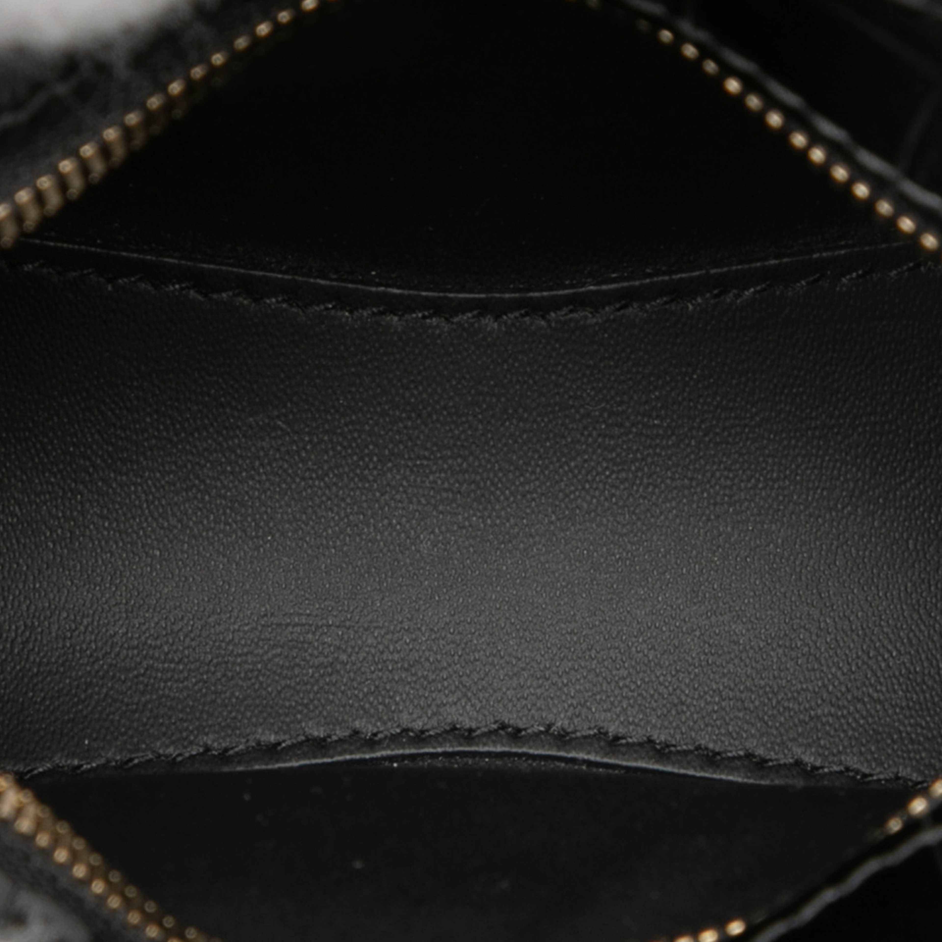 Balenciaga Super Nano Croc Embossed Calfskin Neo Classic City, från Luxclusif, i färgen black. Klicka för att öppna bilden i stort format