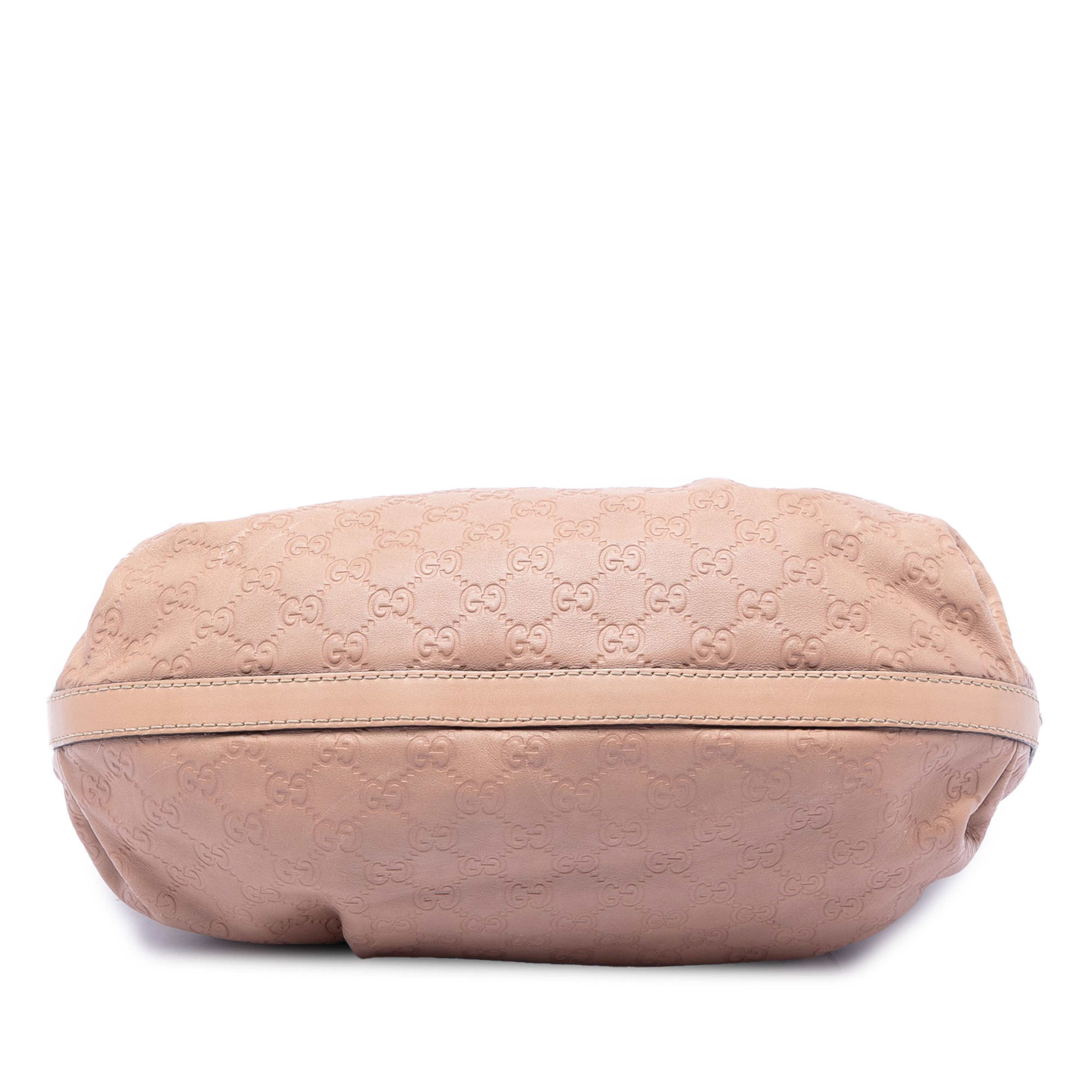 Gucci Guccissima Scarlett Tote, från Luxclusif, i färgen nude. Klicka för att öppna bilden i stort format