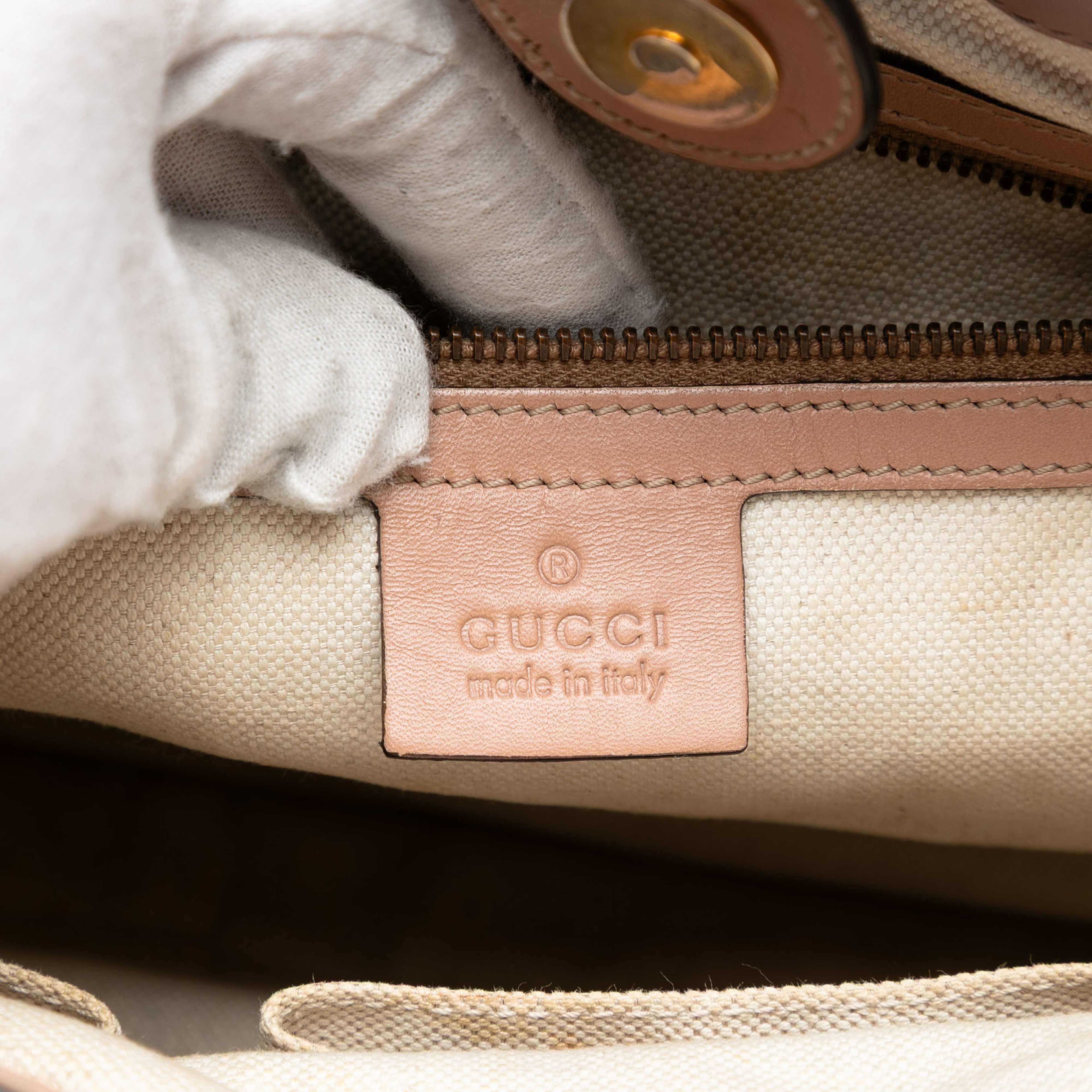 Gucci Guccissima Scarlett Tote, från Luxclusif, i färgen nude. Klicka för att öppna bilden i stort format