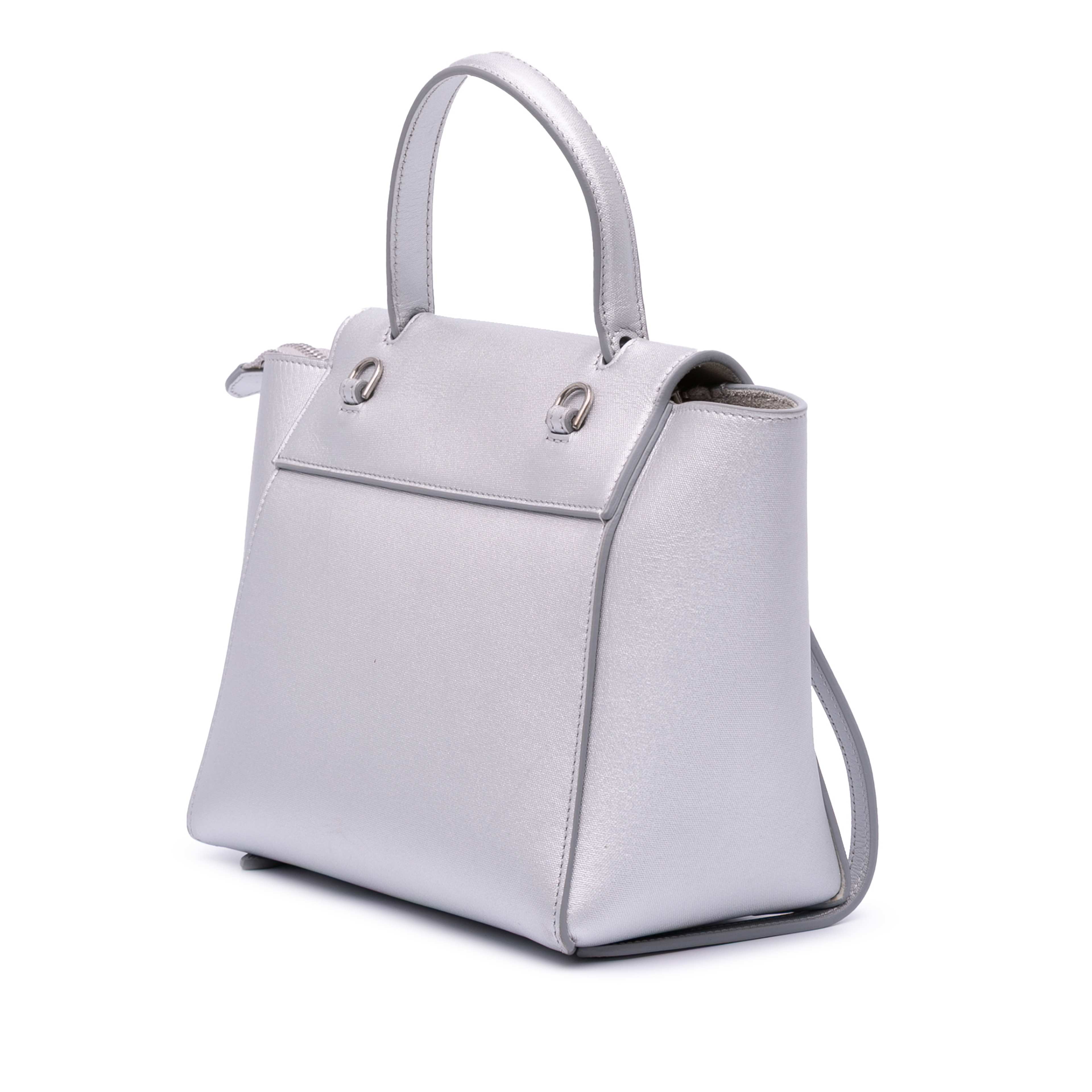 Celine Nano Laminated Calfskin Belt Bag, från Luxclusif, i färgen silver. Klicka för att öppna bilden i stort format