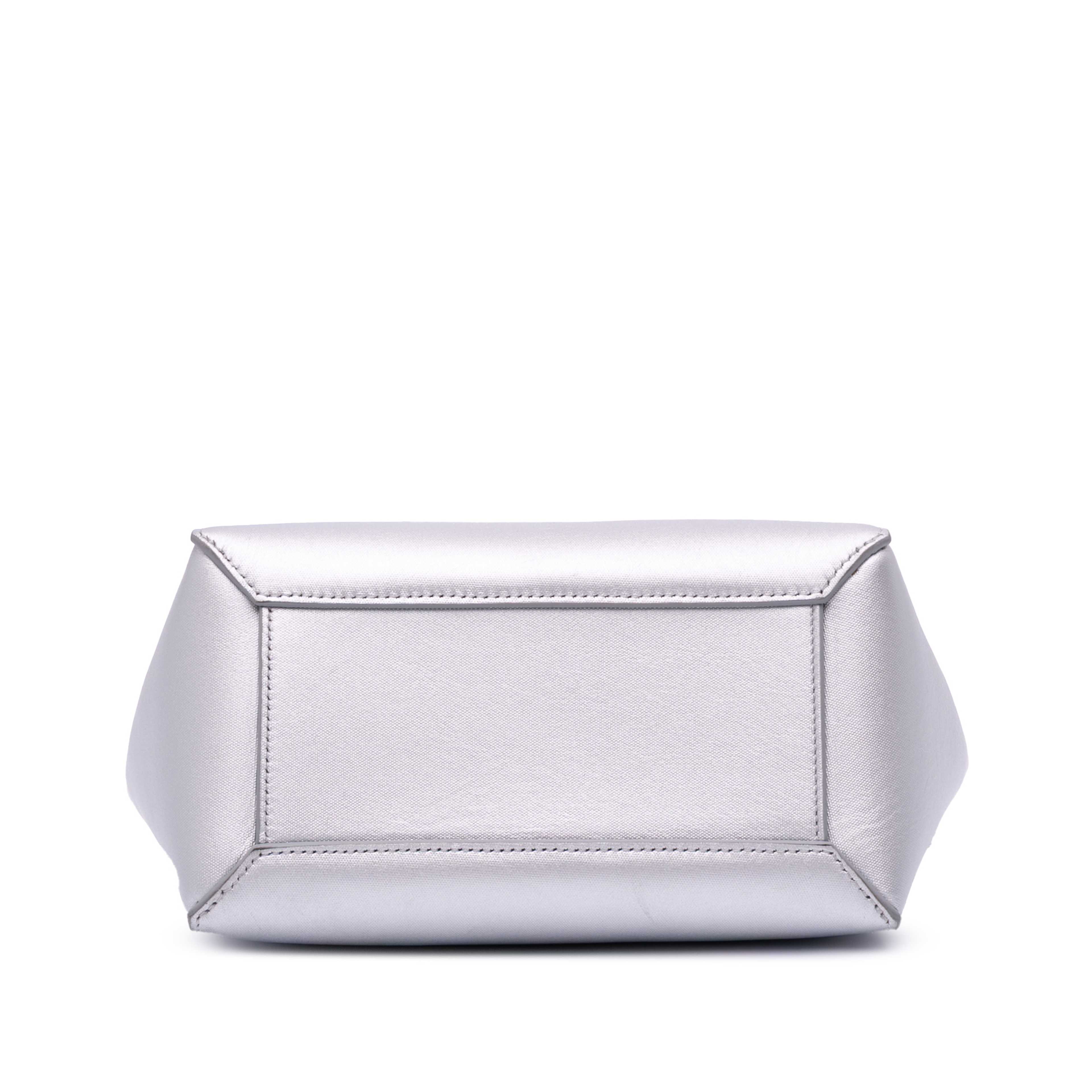 Celine Nano Laminated Calfskin Belt Bag, från Luxclusif, i färgen silver. Klicka för att öppna bilden i stort format