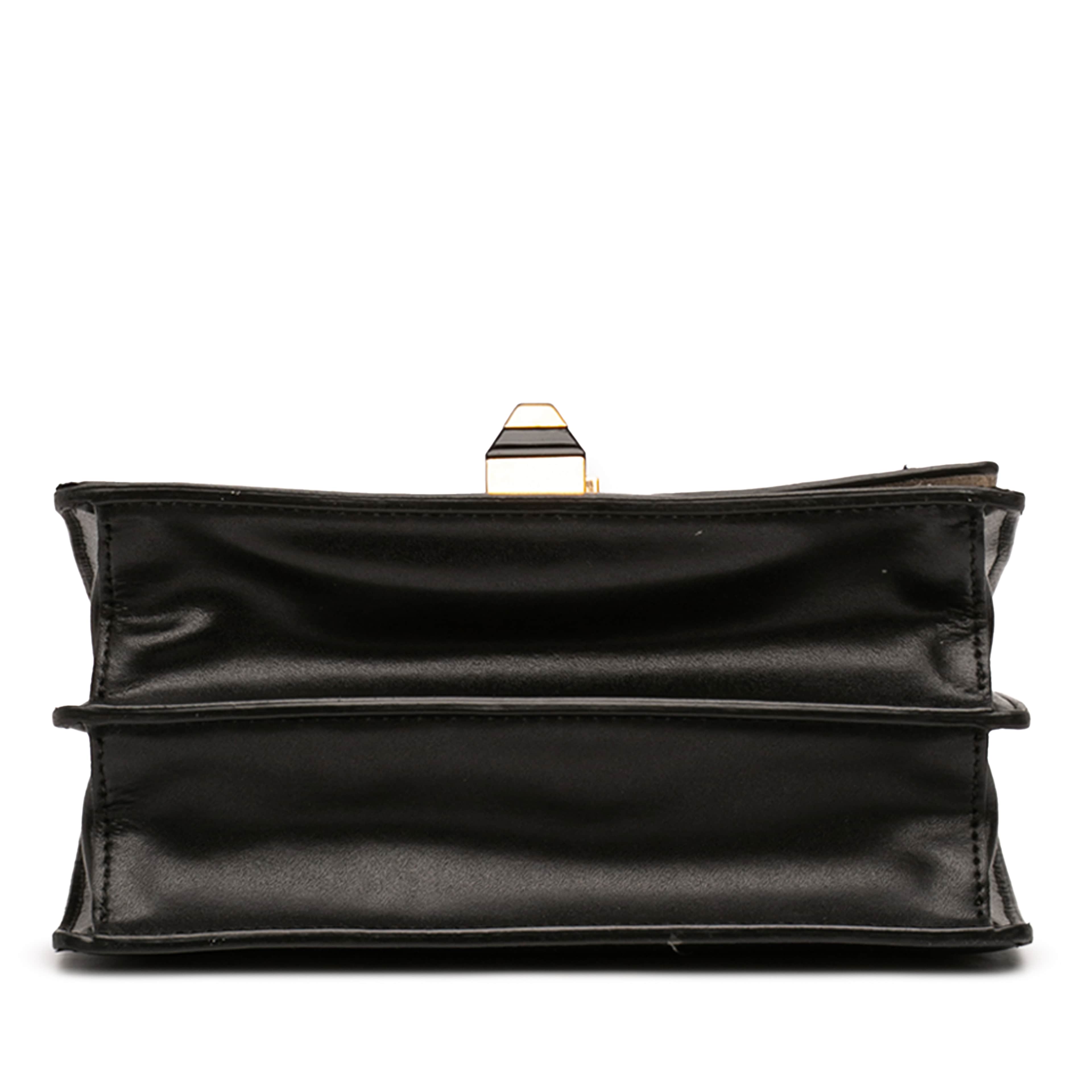 Fendi Small Zucca Embossed Leather Kan I Crossbody, från Luxclusif, i färgen brown. Klicka för att öppna bilden i stort format