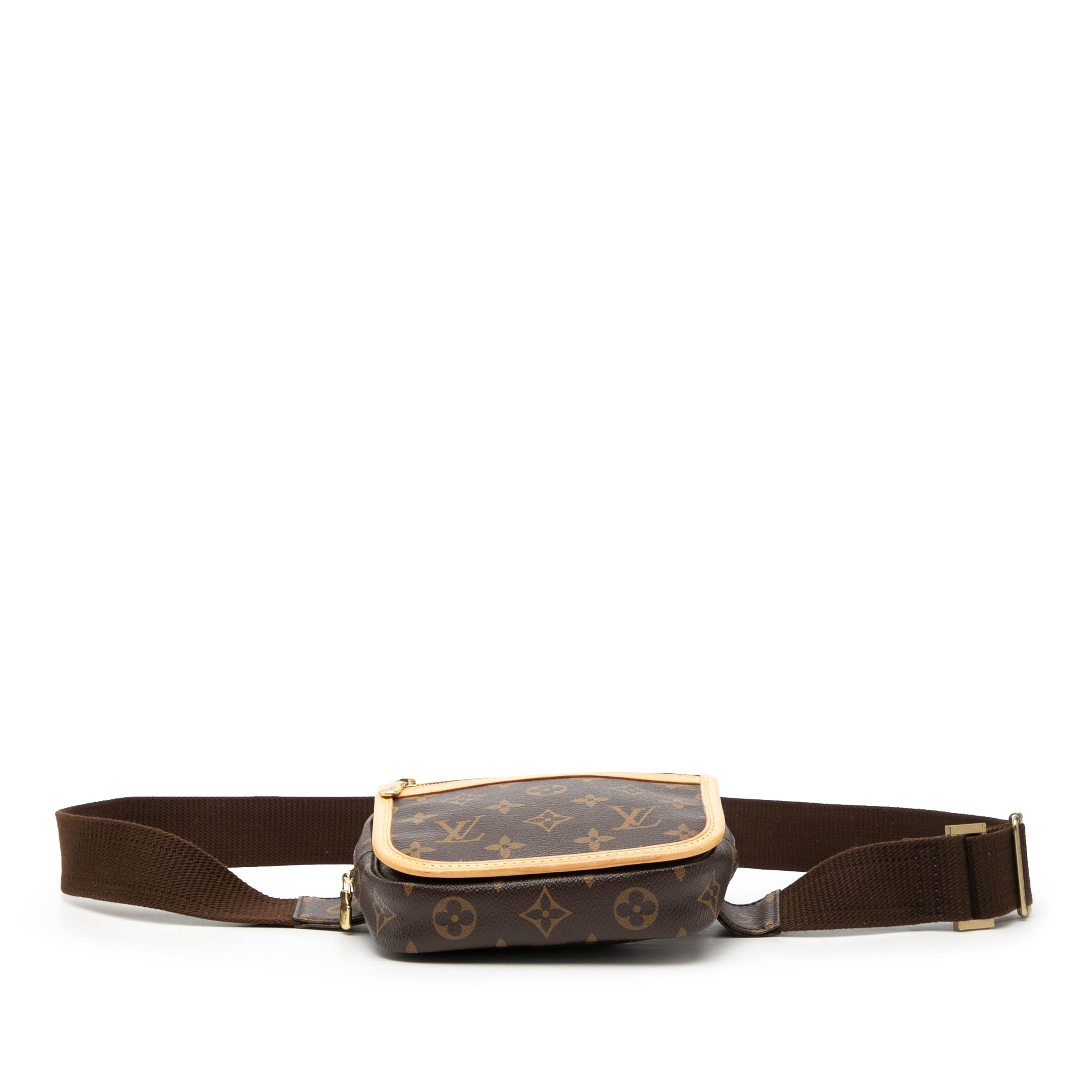 Louis Vuitton Monogram Bosphore Belt Bag, från Luxclusif, i färgen brown. Klicka för att öppna bilden i stort format