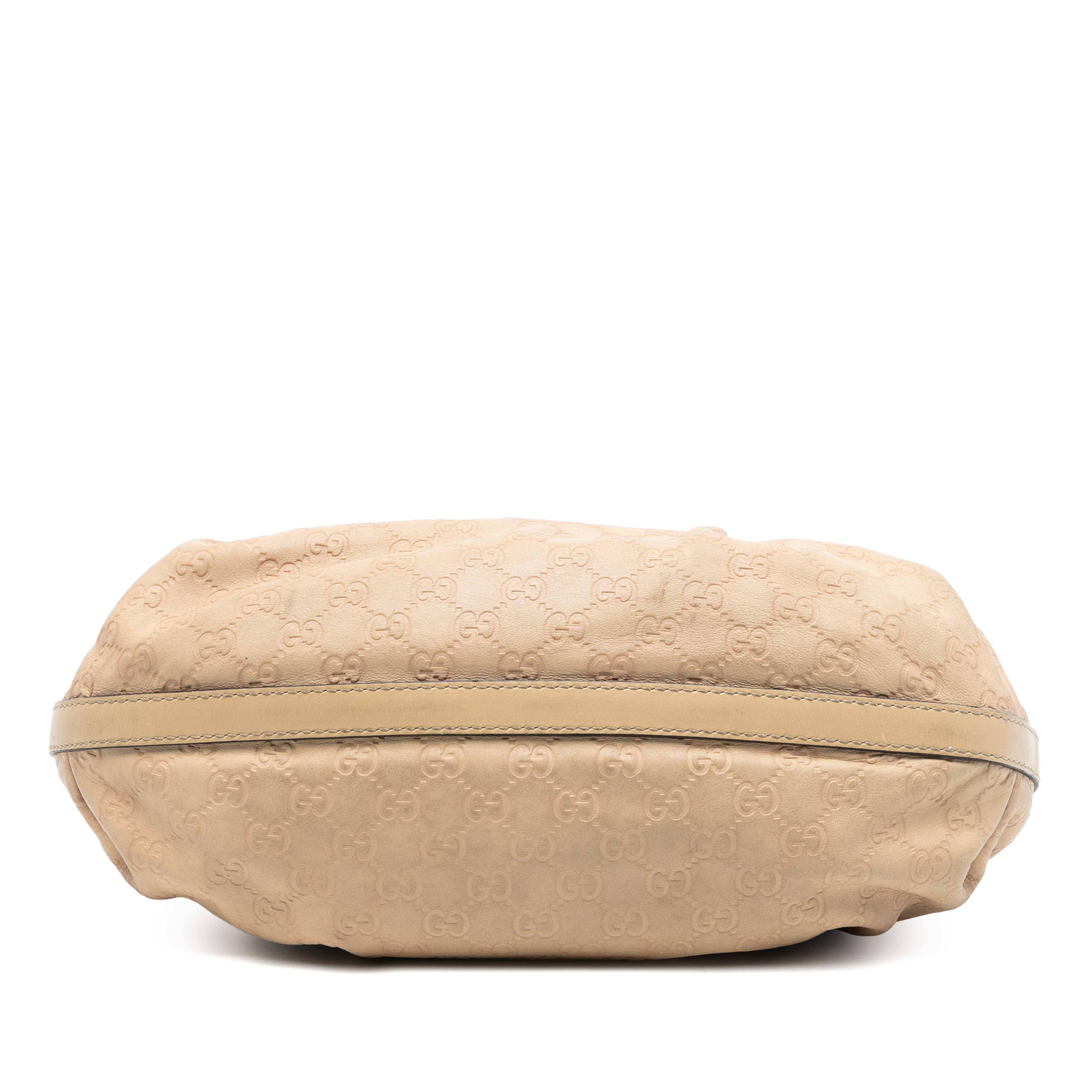 Gucci Guccissima Scarlett Tote, från Luxclusif, i färgen beige. Klicka för att öppna bilden i stort format