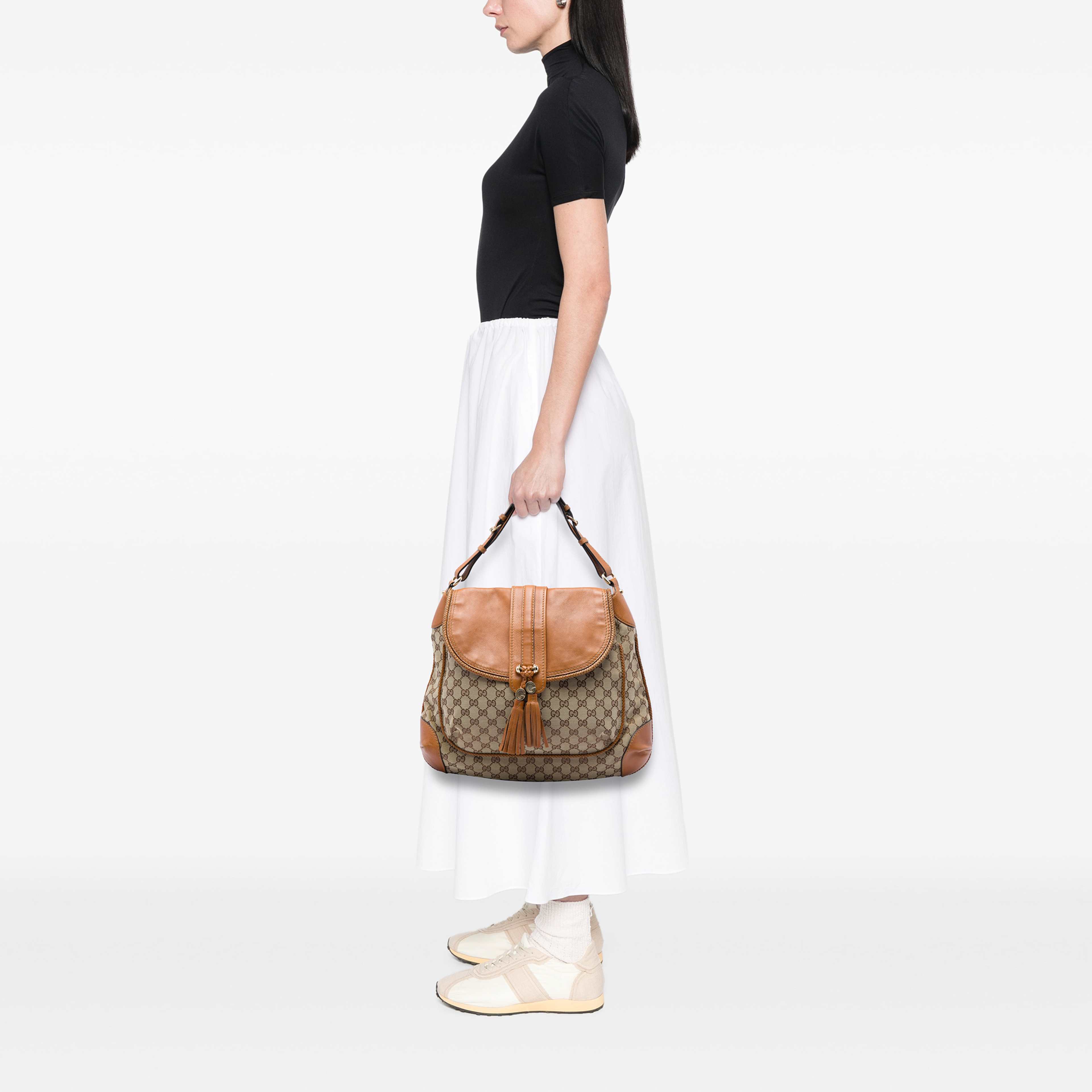 Gucci Gg Canvas Marrakech Shoulder Bag, från Luxclusif, i färgen beige. Klicka för att öppna bilden i stort format