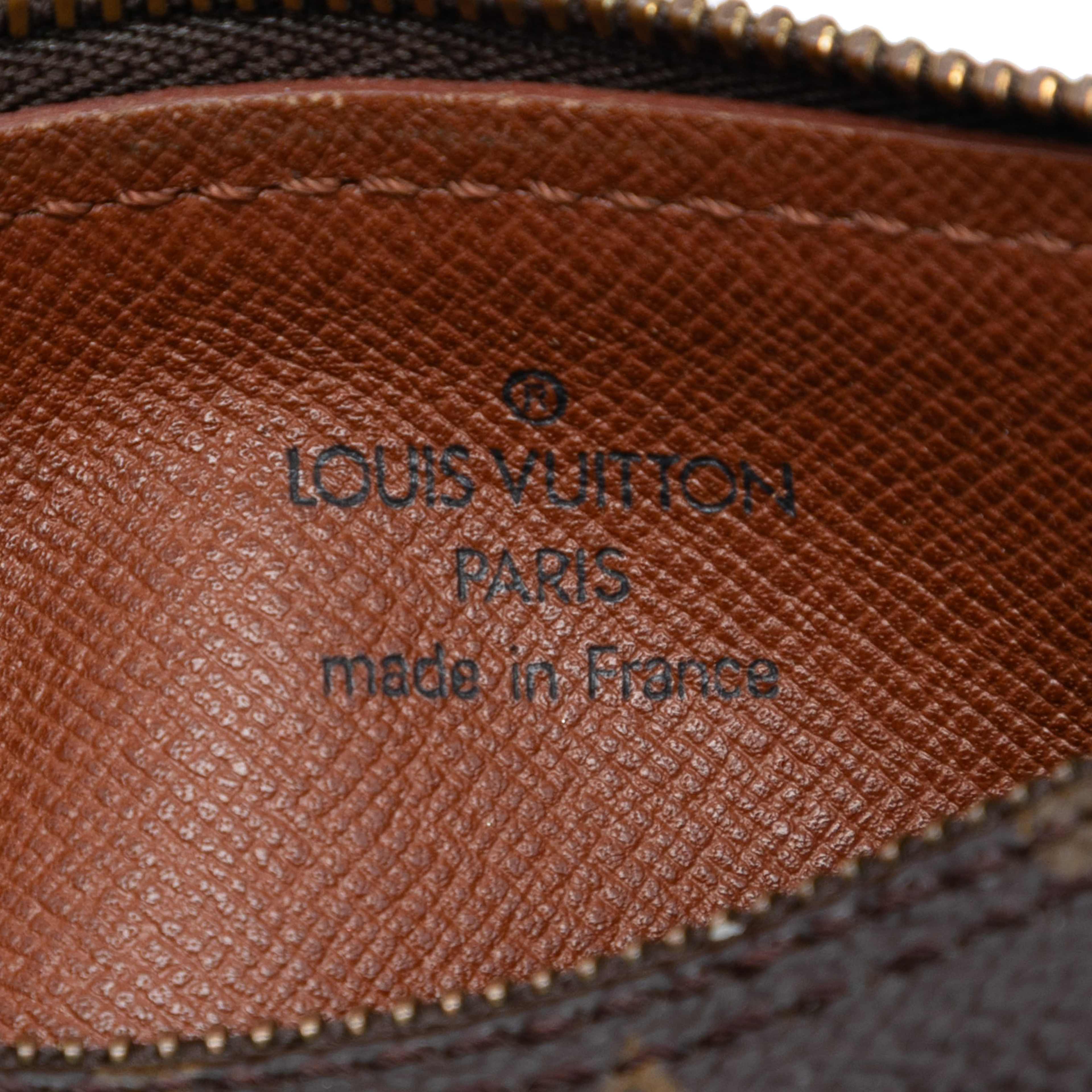 Louis Vuitton Monogram Papillon Pochette, från Luxclusif, i färgen brown. Klicka för att öppna bilden i stort format