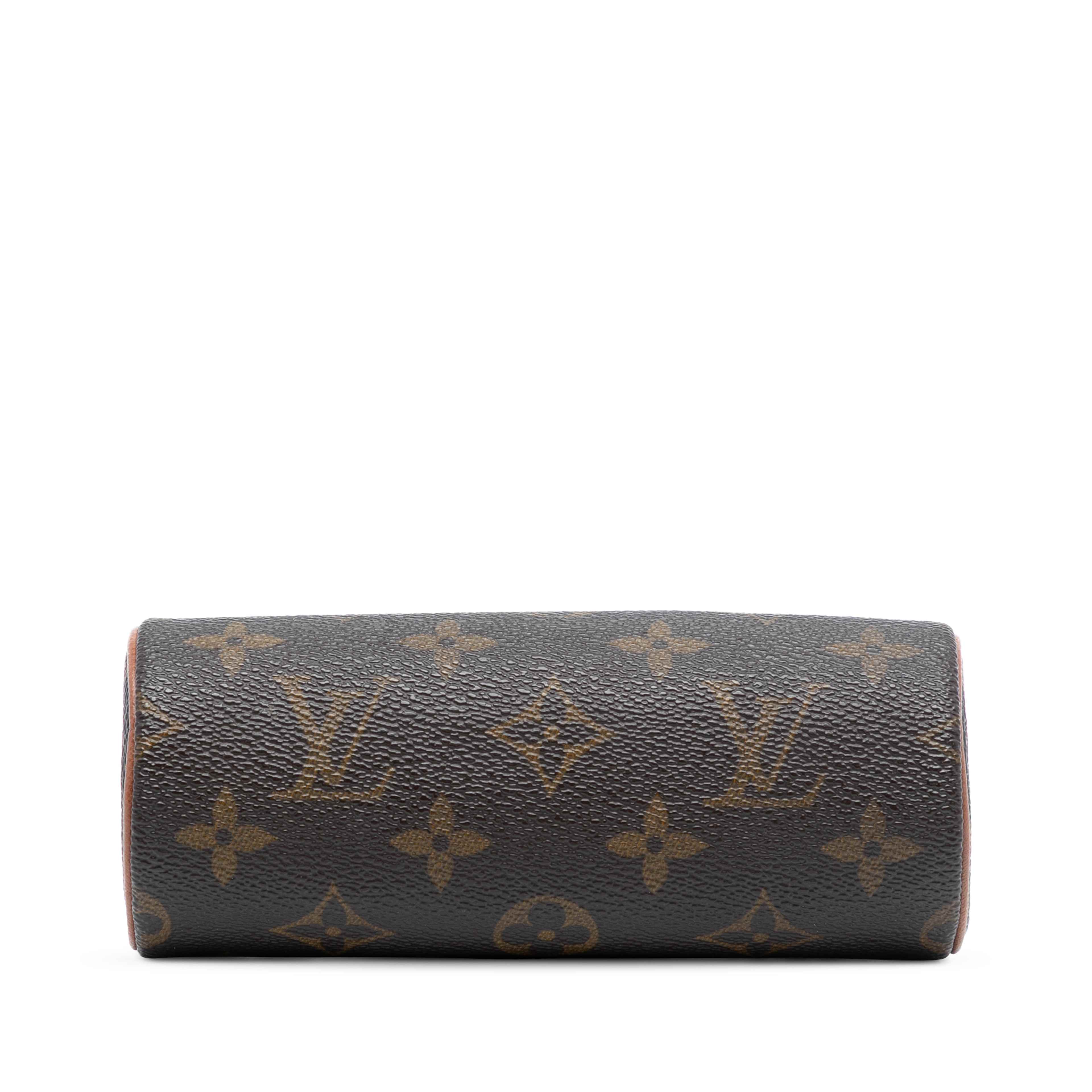 Louis Vuitton Monogram Papillon Pochette, från Luxclusif, i färgen brown. Klicka för att öppna bilden i stort format