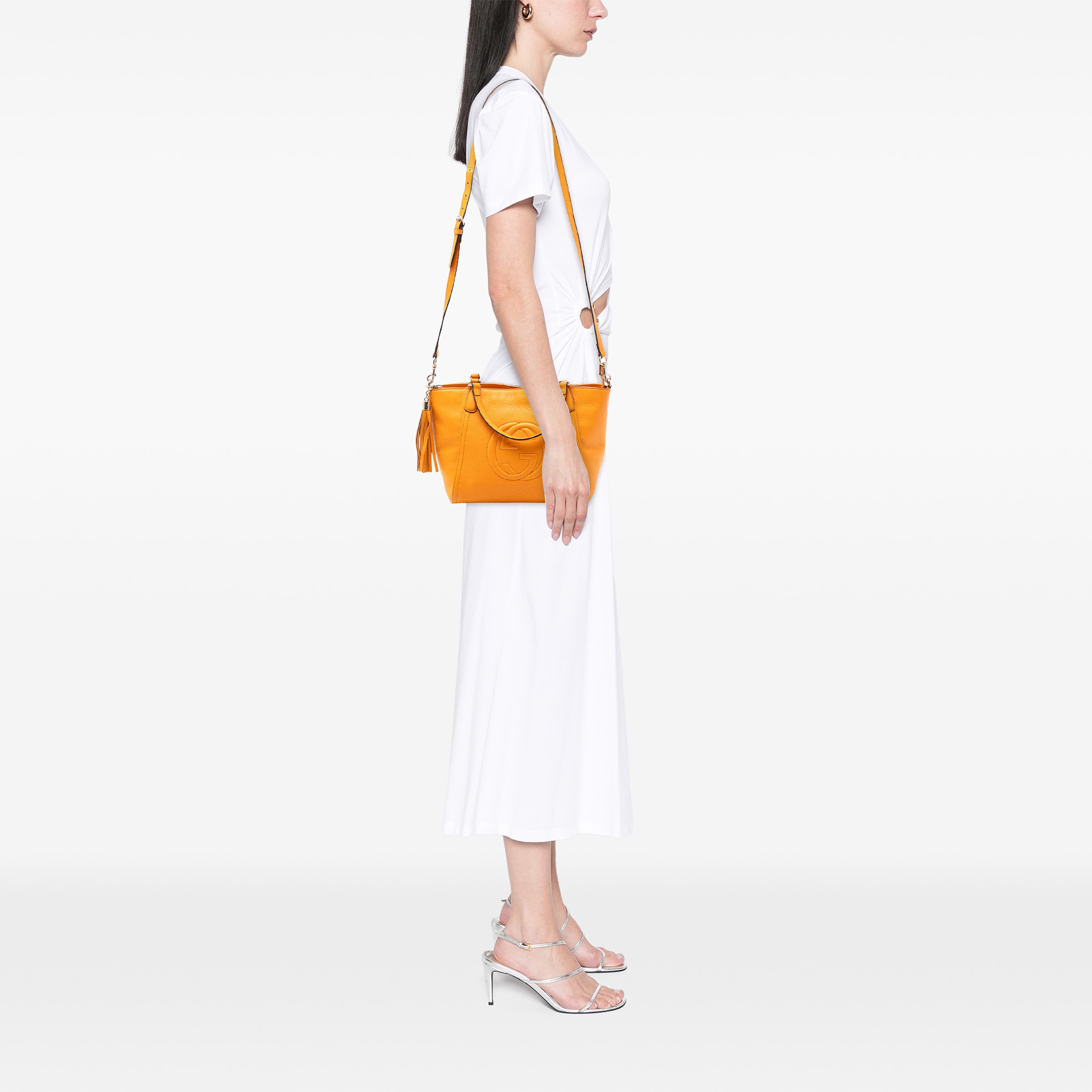 Gucci Small Calfskin Soho Cellarius Satchel, från Luxclusif, i färgen gul. Klicka för att öppna bilden i stort format