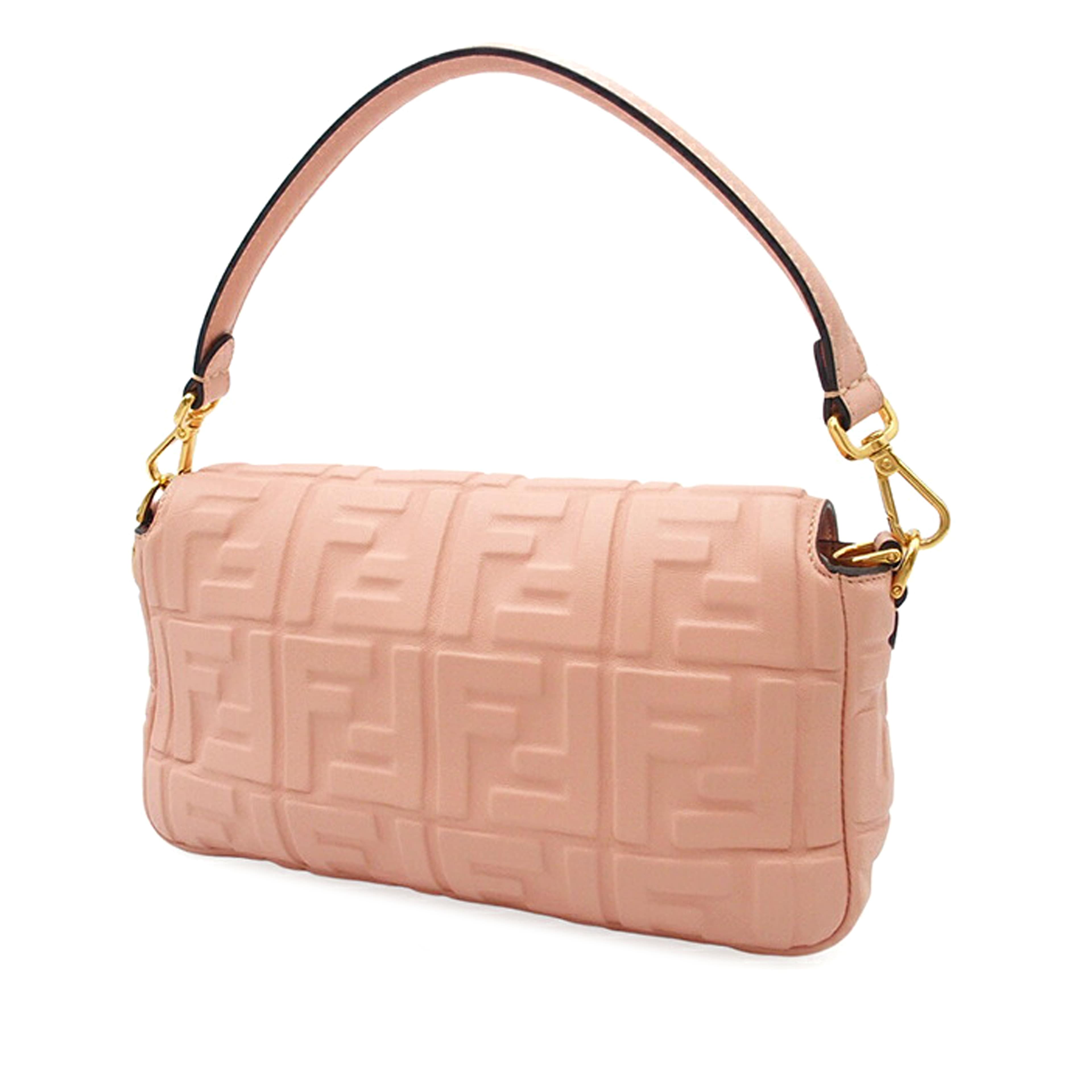 Fendi Zucca Embossed Leather Baguette Satchel, från Luxclusif, i färgen light pink. Klicka för att öppna bilden i stort format