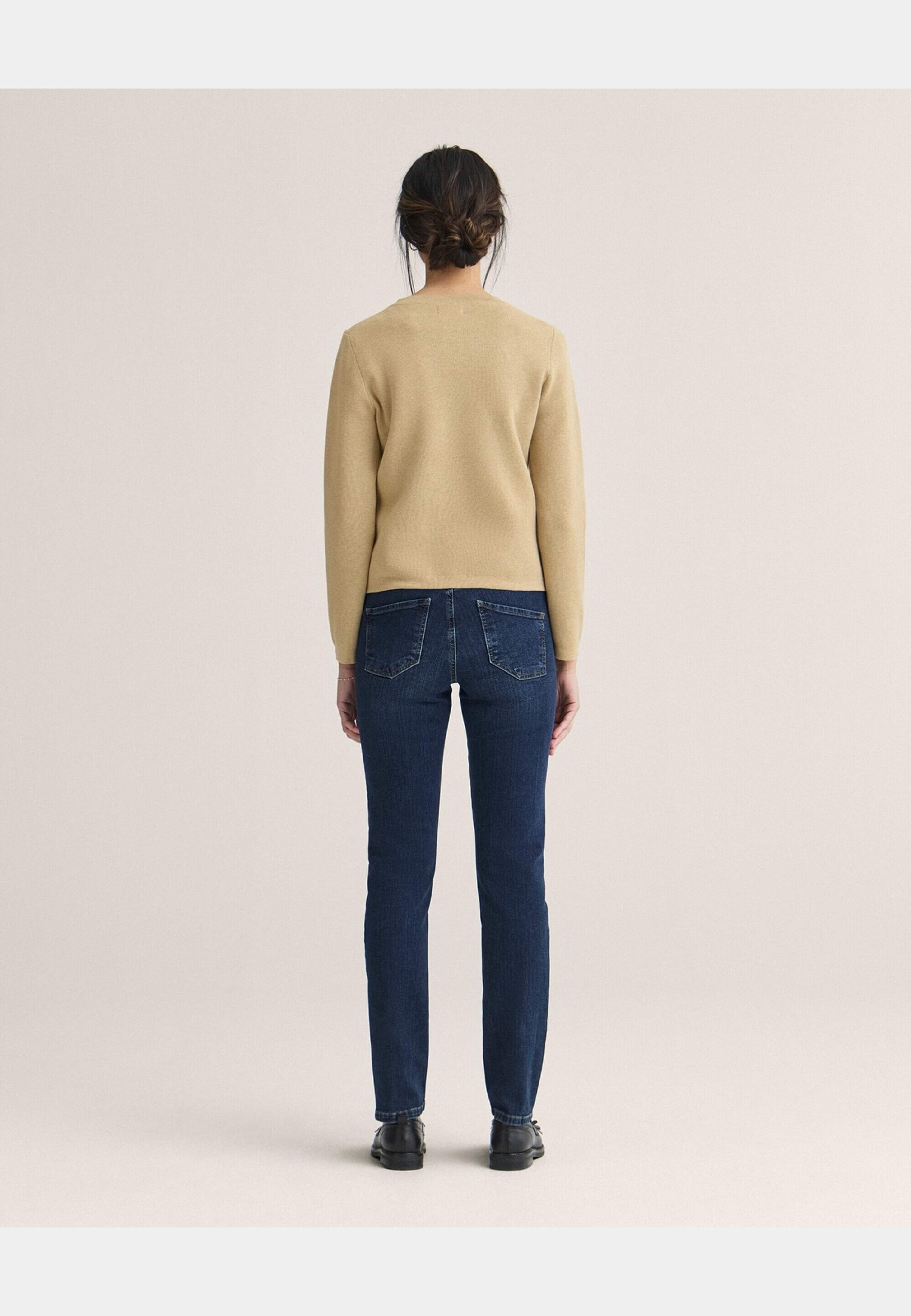 Cardigan Arly, från Newhouse, i färgen beige. Klicka för att öppna bilden i stort format