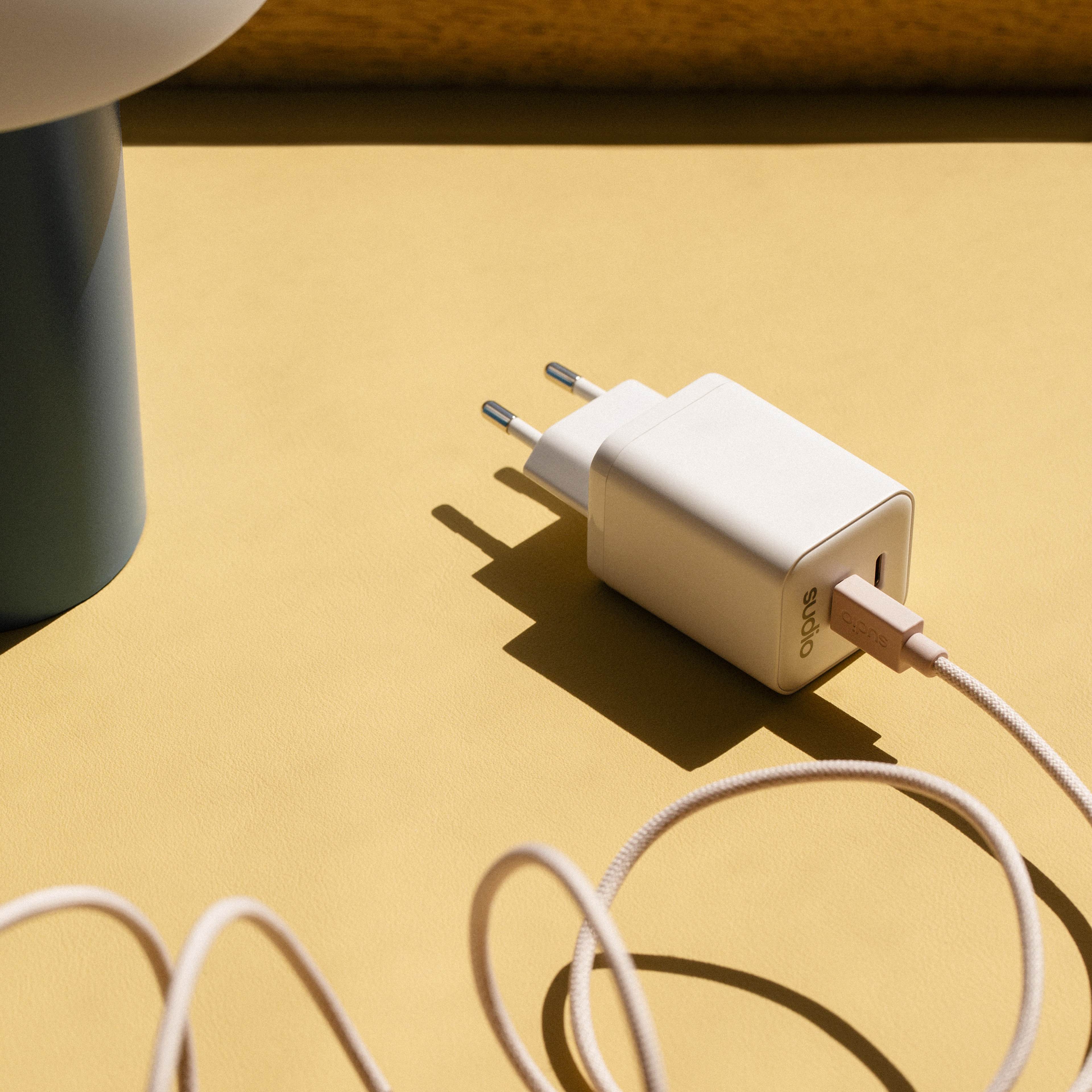 Sudio P2 Eu Plug, från Sudio, i färgen white. Klicka för att öppna bilden i stort format
