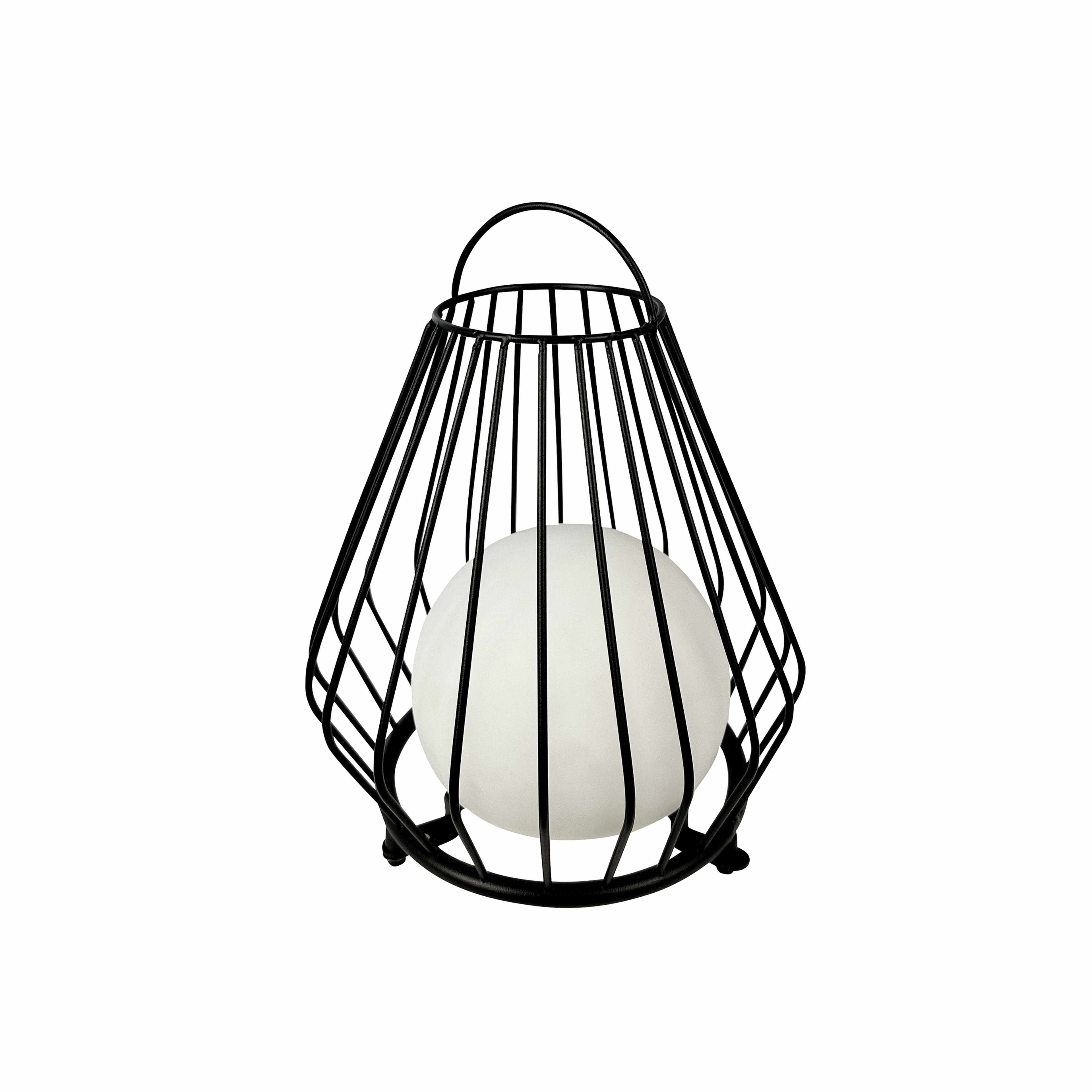 Evesham Lantern Small, från Dyberg Larsen, i färgen black/ white. Klicka för att öppna bilden i stort format