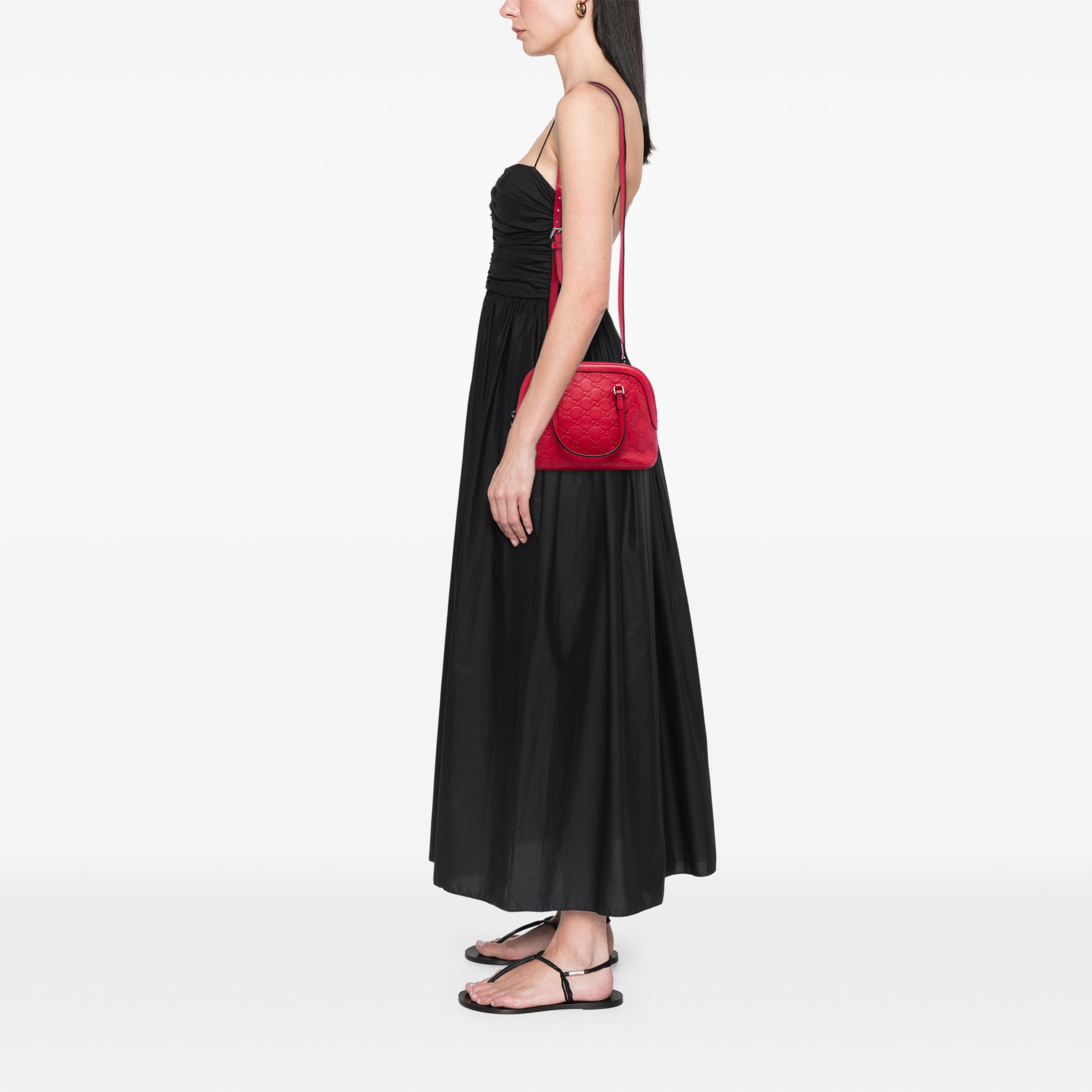 Gucci Medium Guccissima Dome Satchel, från Luxclusif, i färgen röd. Klicka för att öppna bilden i stort format