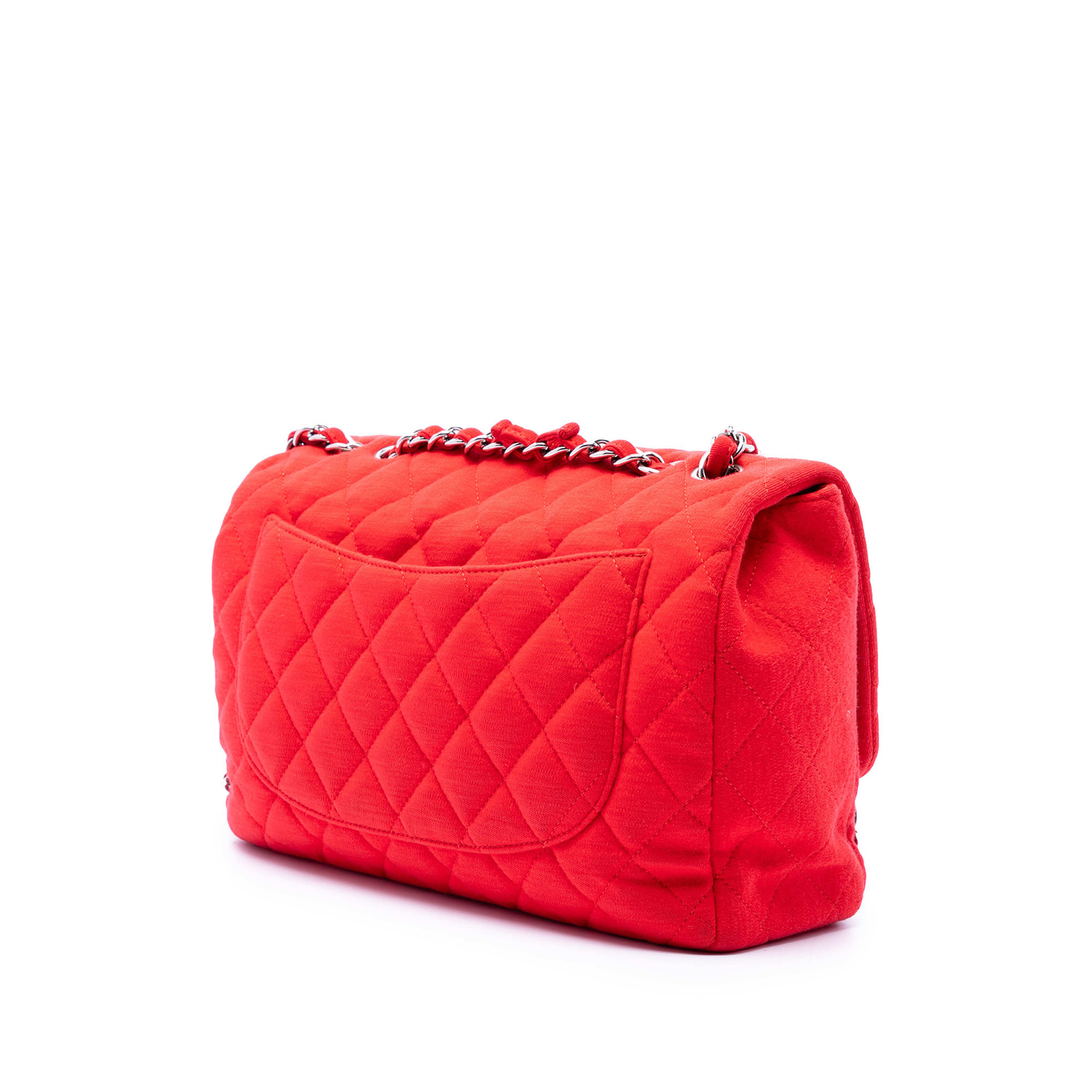 Chanel Jumbo Classic Jersey Single Flap, från Luxclusif, i färgen röd. Klicka för att öppna bilden i stort format
