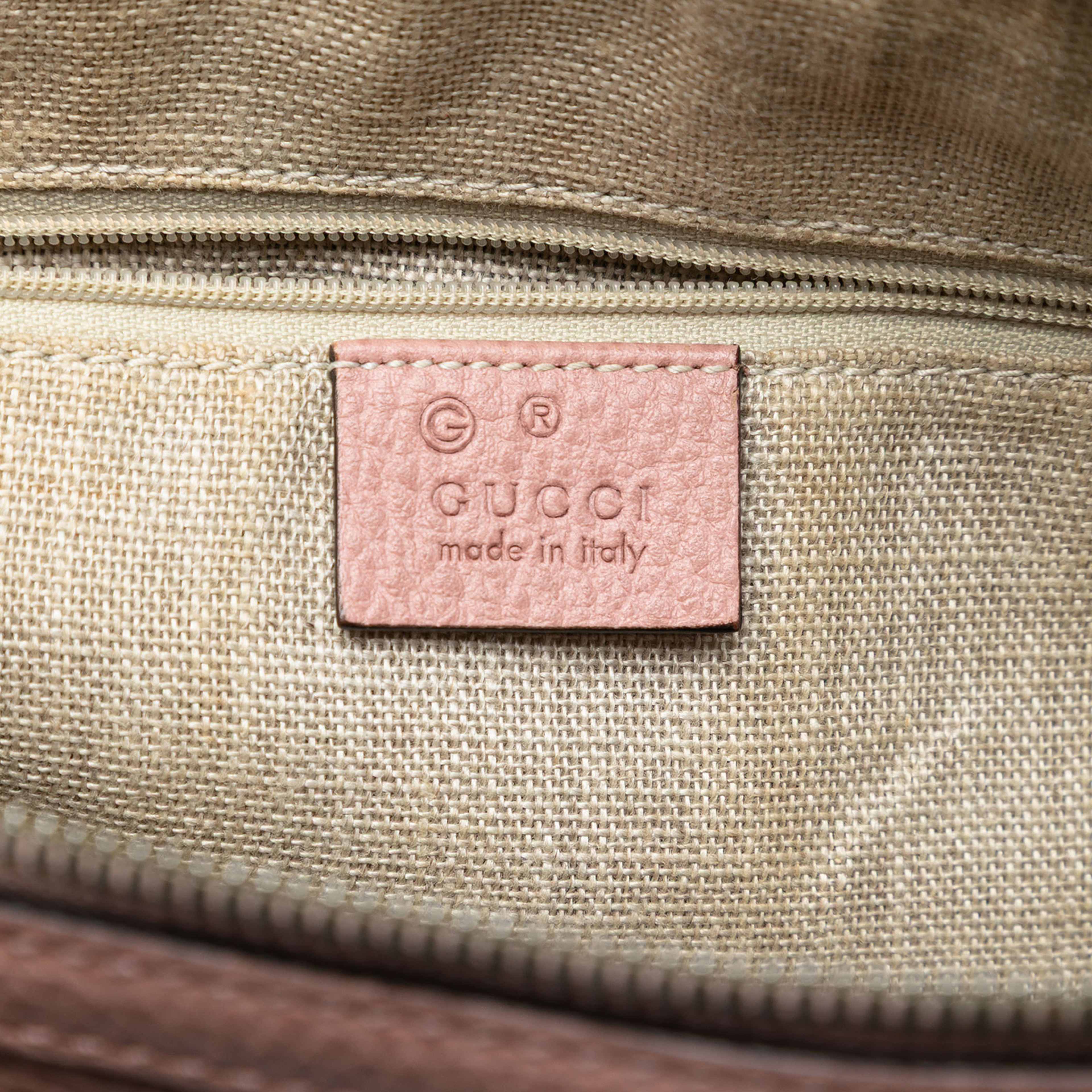 Gucci Small Dollar Calfskin Gg Charm Dome Satchel, från Luxclusif, i färgen light pink. Klicka för att öppna bilden i stort format