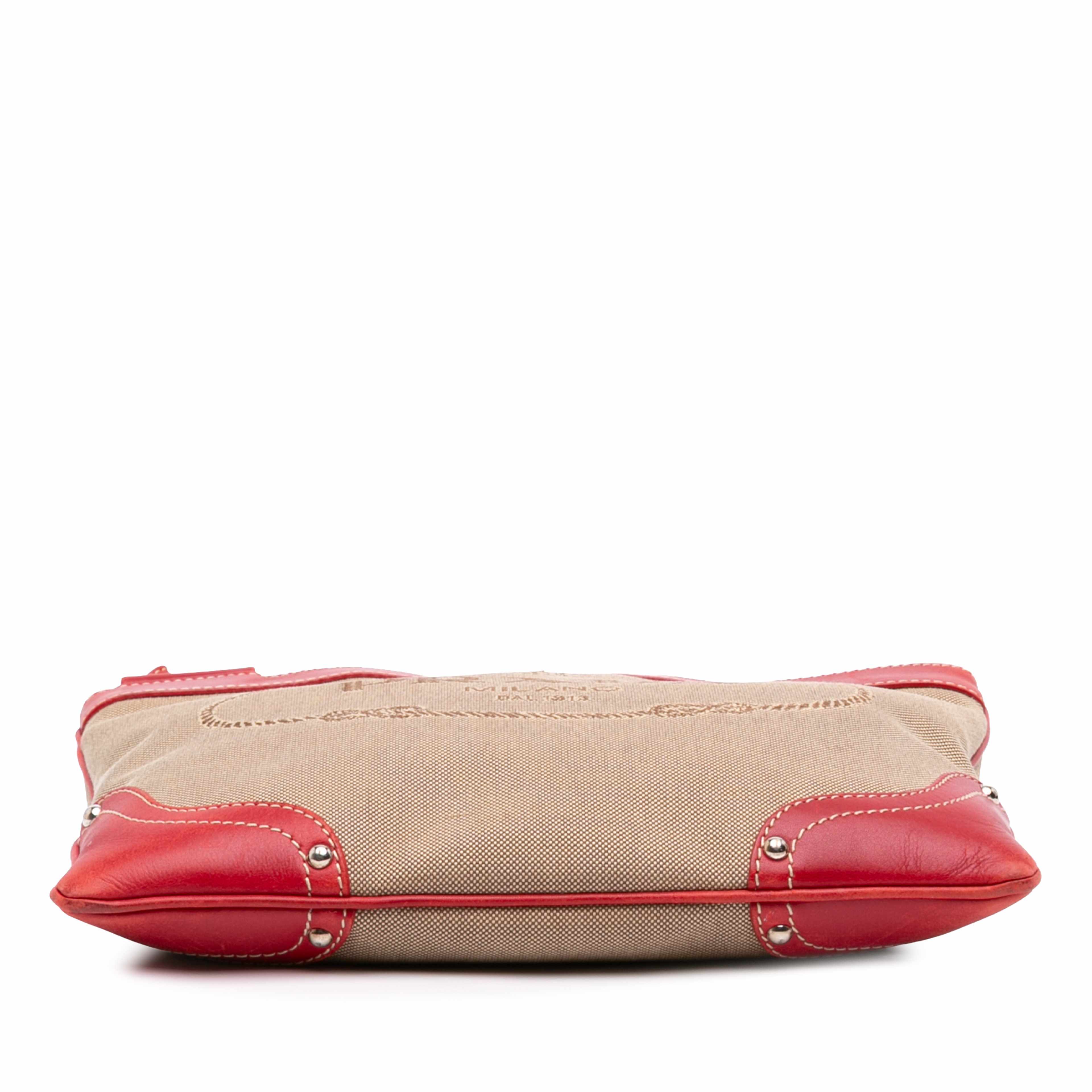 Prada Canvas Canapa Logo Crossbody, från Luxclusif, i färgen röd. Klicka för att öppna bilden i stort format