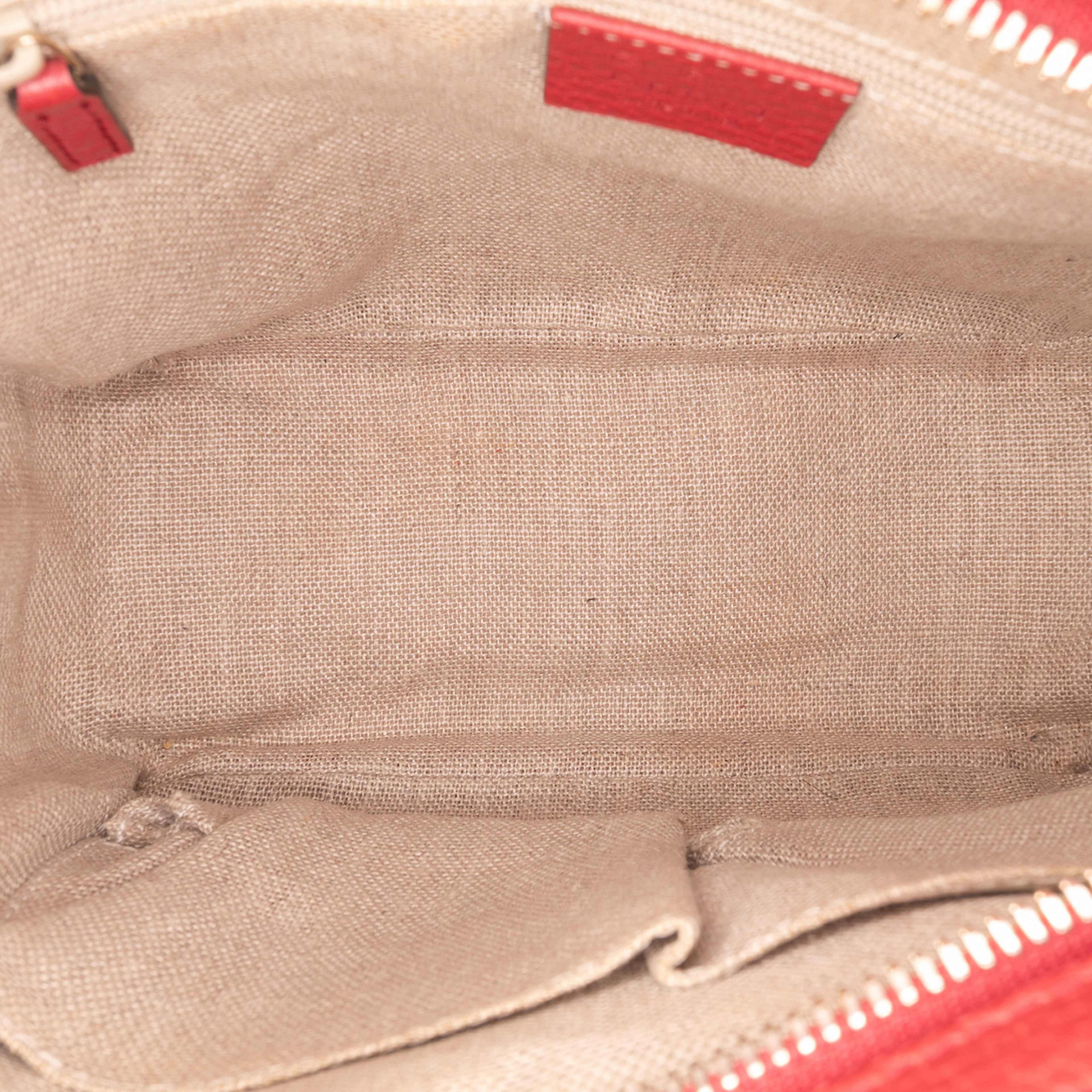 Gucci Small Gg Canvas Bree Satchel, från Luxclusif, i färgen beige. Klicka för att öppna bilden i stort format