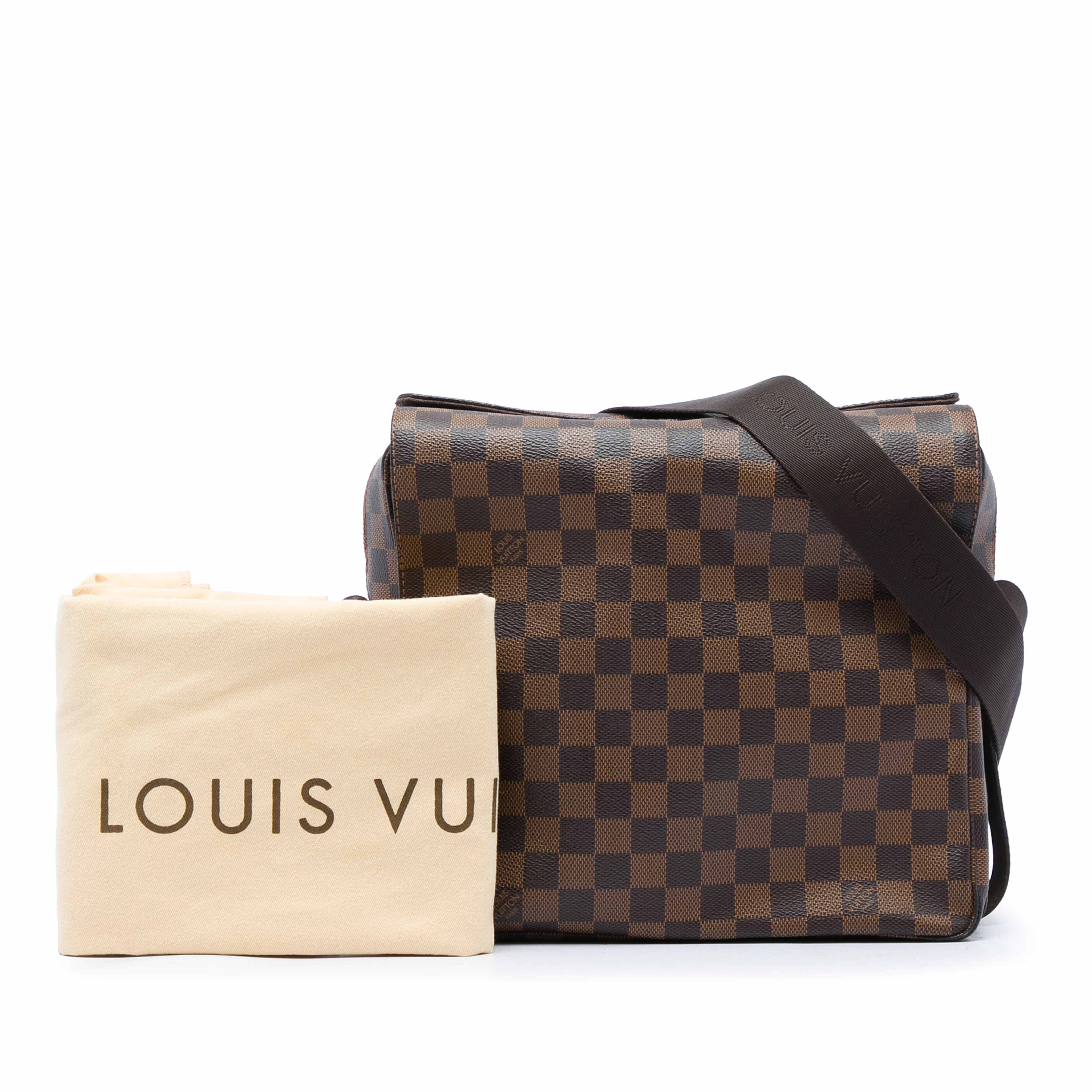 Louis Vuitton Damier Ebene Naviglio, från Luxclusif, i färgen brun. Klicka för att öppna bilden i stort format
