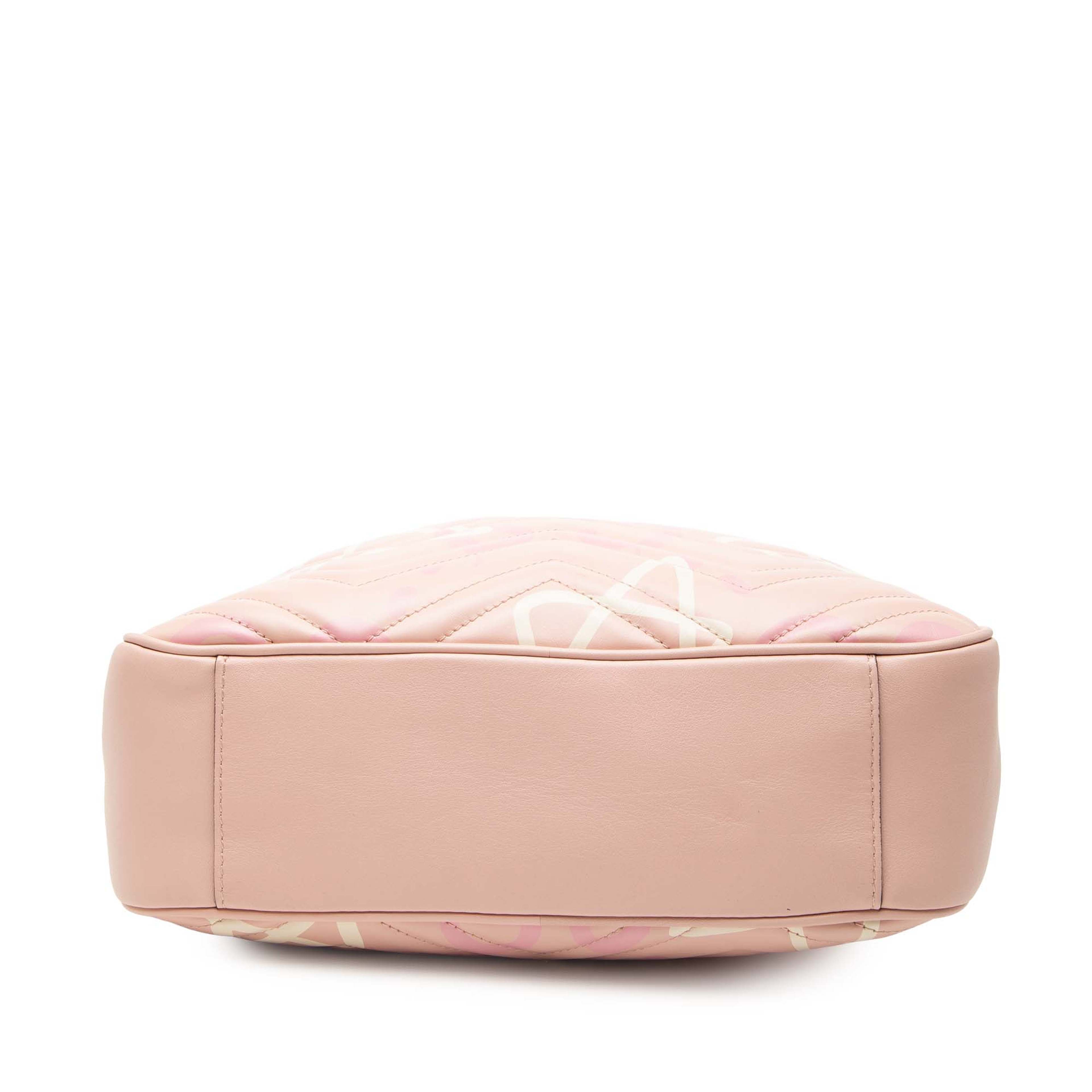 Gucci Gg Marmont Matelasse Leather Gucci Ghost Crossbody, från Luxclusif, i färgen pink. Klicka för att öppna bilden i stort format