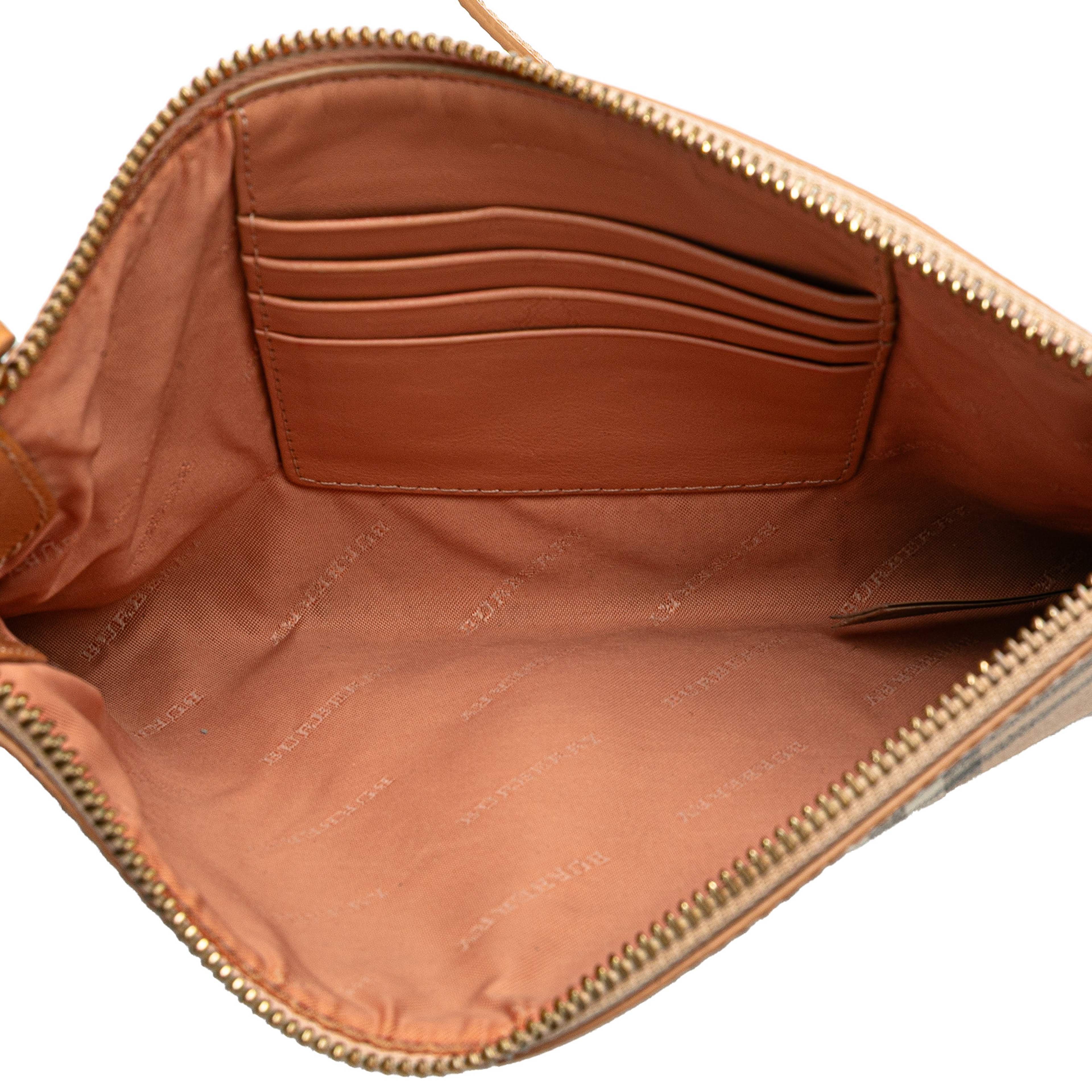 Burberry Haymarket Check Coated Canvas Peyton Crossbody, från Luxclusif, i färgen beige.