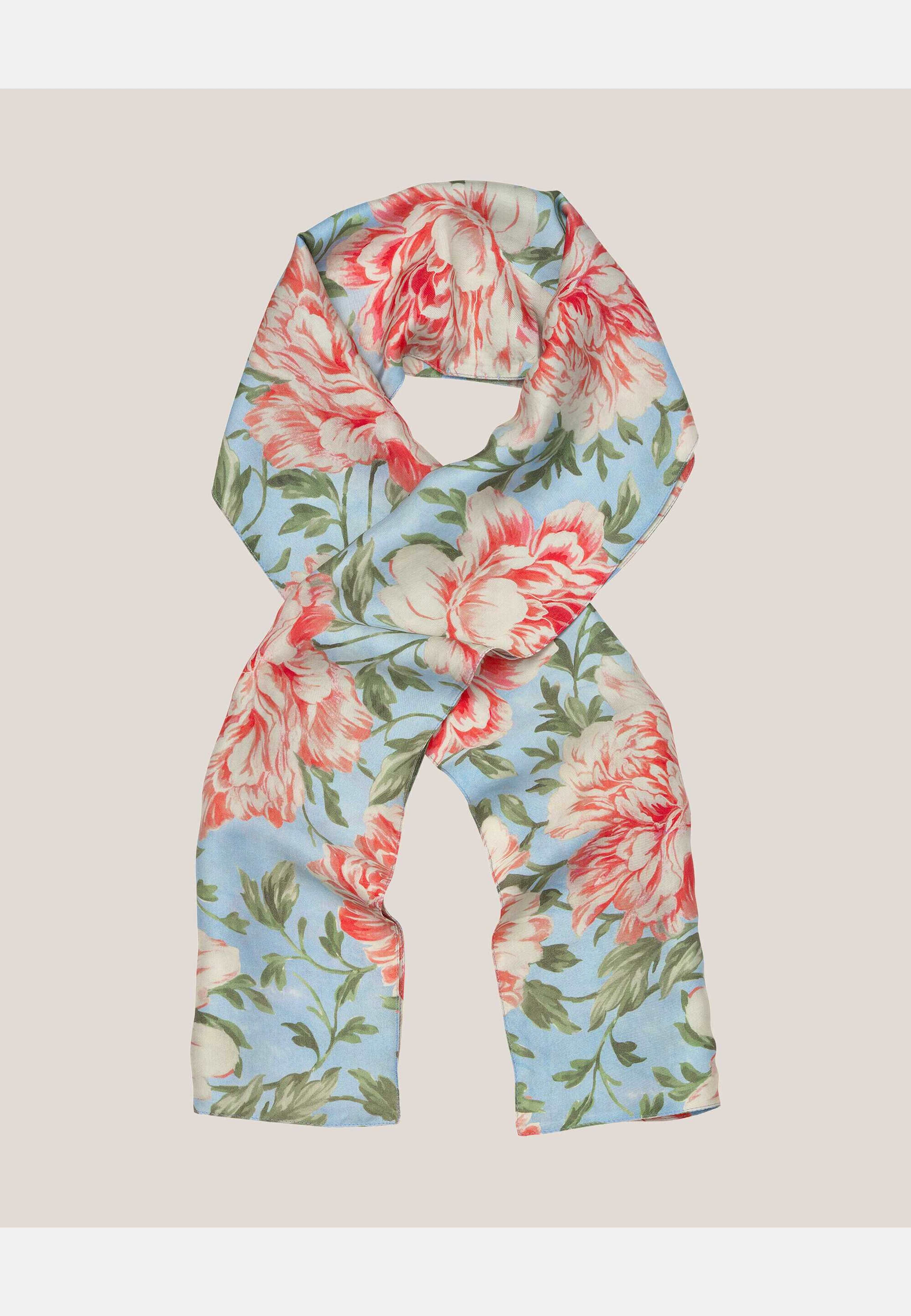 Rose Scarf, från Newhouse, i färgen ljusblå. Klicka för att öppna bilden i stort format