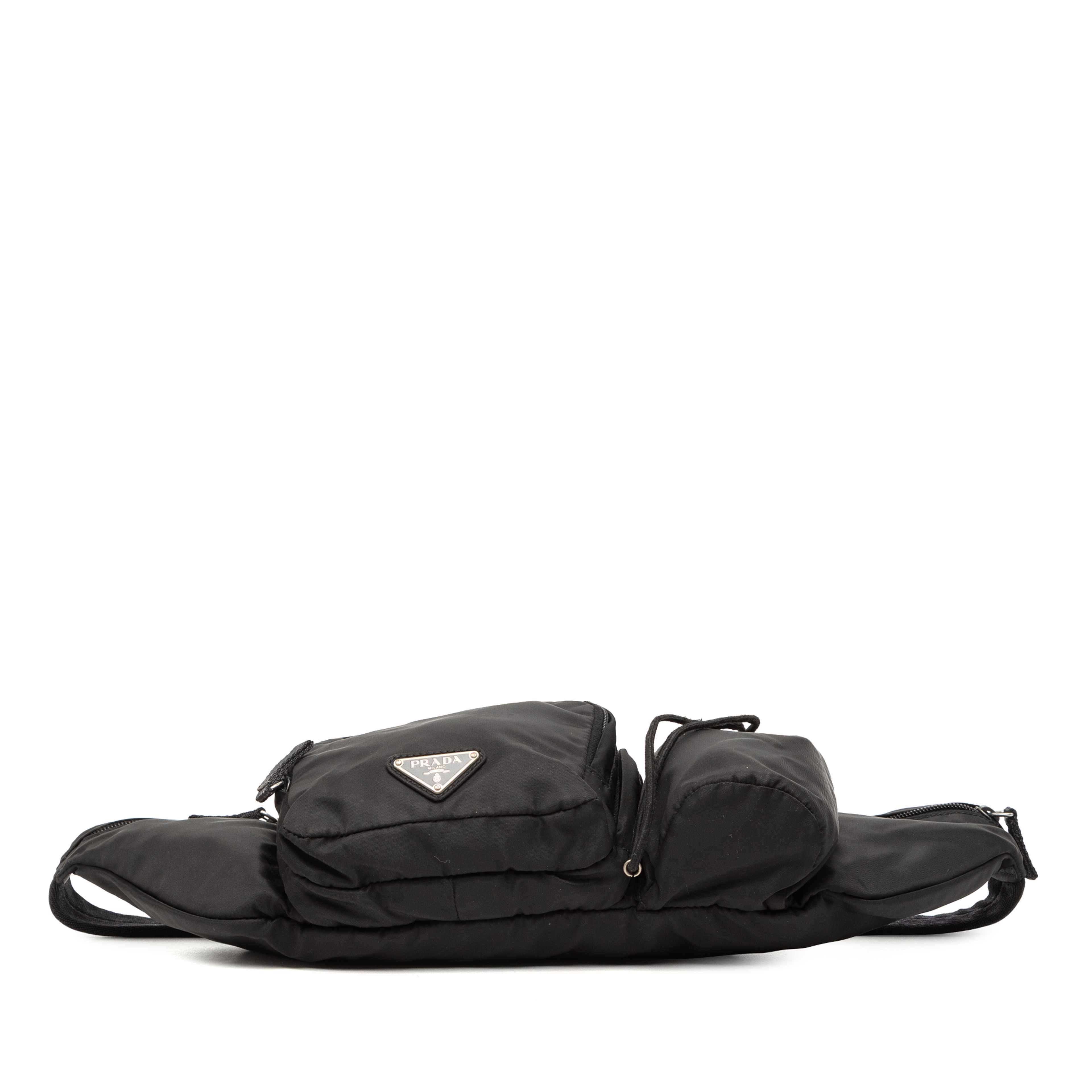 Prada Tessuto Multi Pocket Belt Bag, från Luxclusif, i färgen black. Klicka för att öppna bilden i stort format