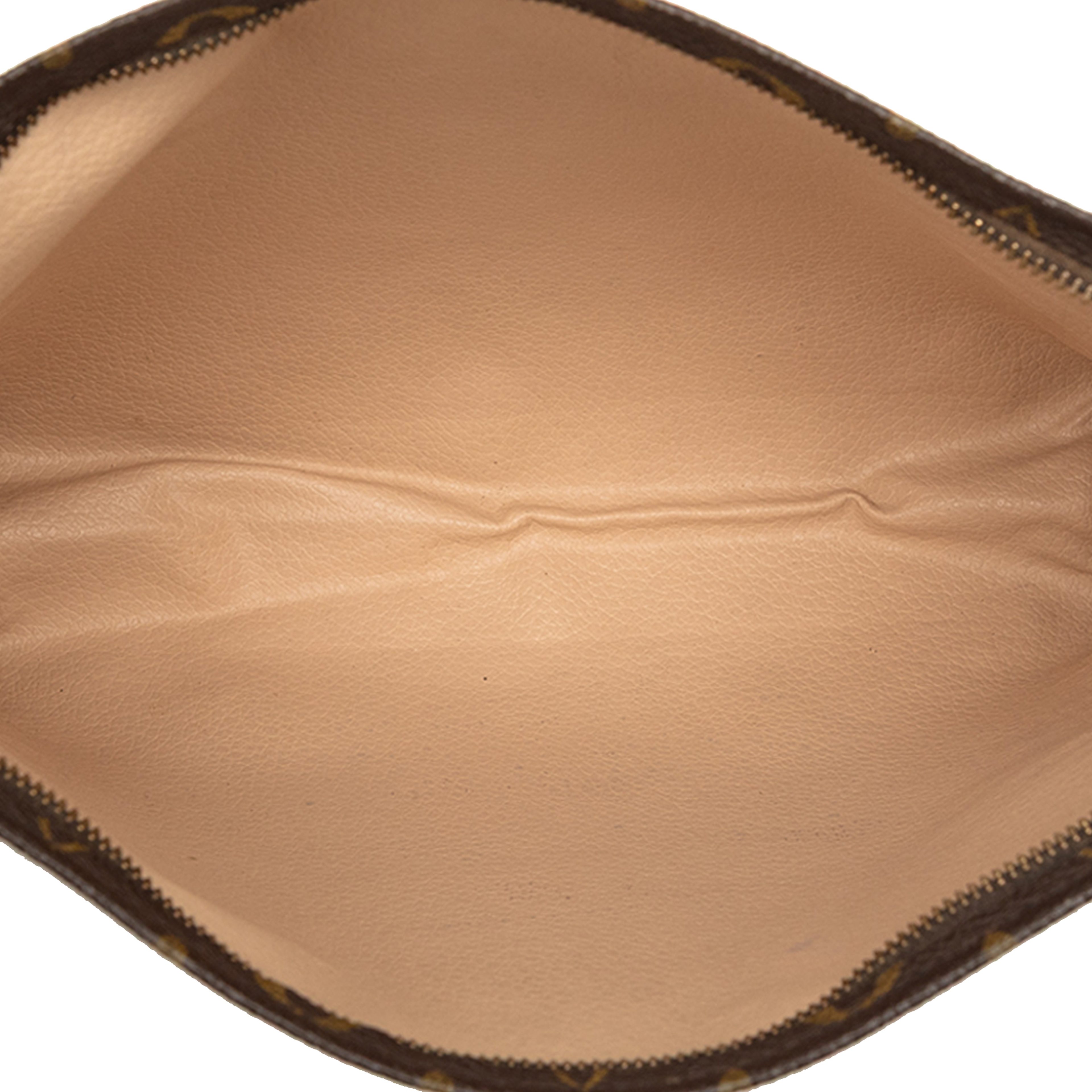 Louis Vuitton Monogram Toiletry Pouch 26, från Luxclusif, i färgen brun. Klicka för att öppna bilden i stort format