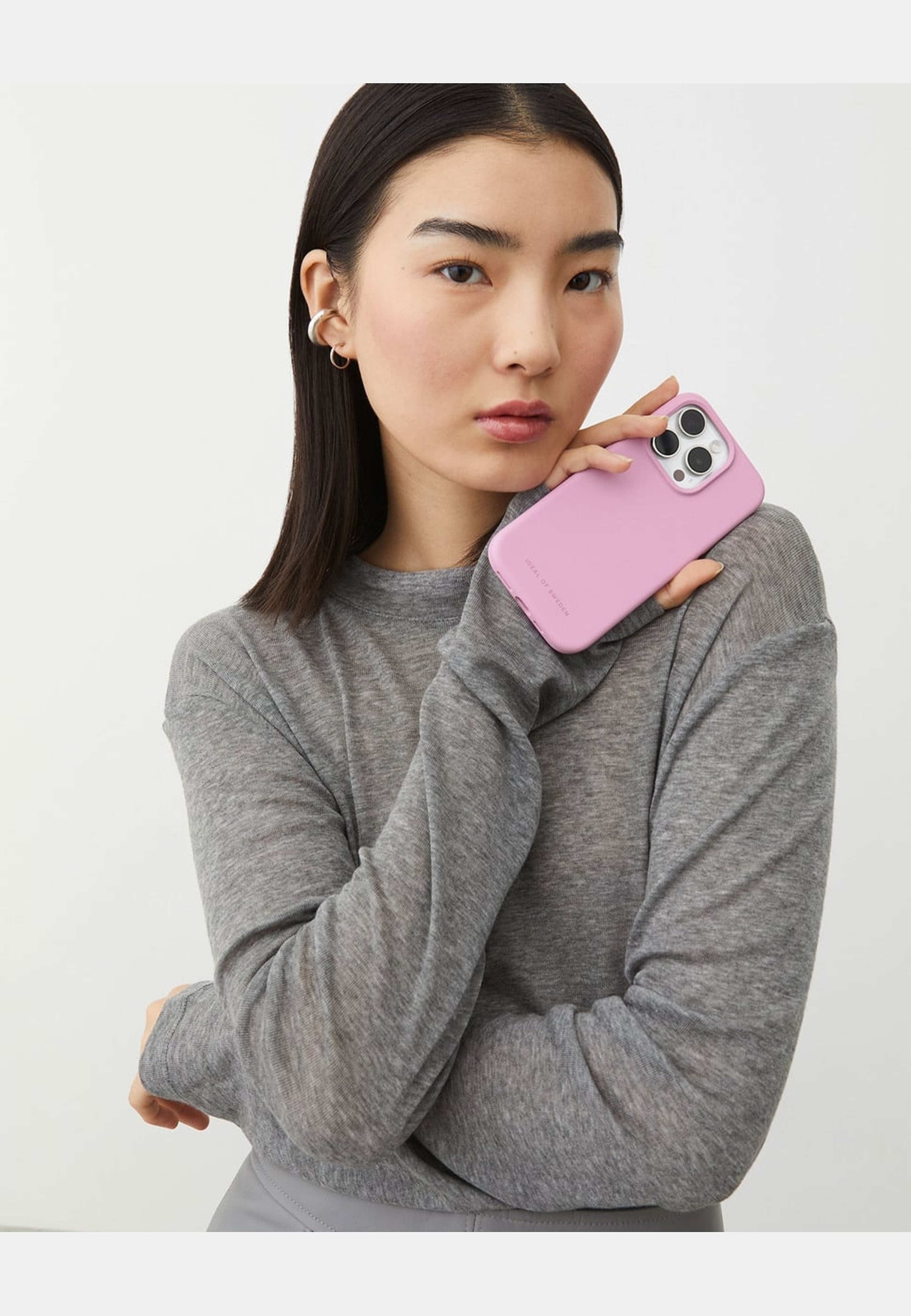 Silicone Case Iphone, från Ideal Of Sweden, i färgen pink. Klicka för att öppna bilden i stort format