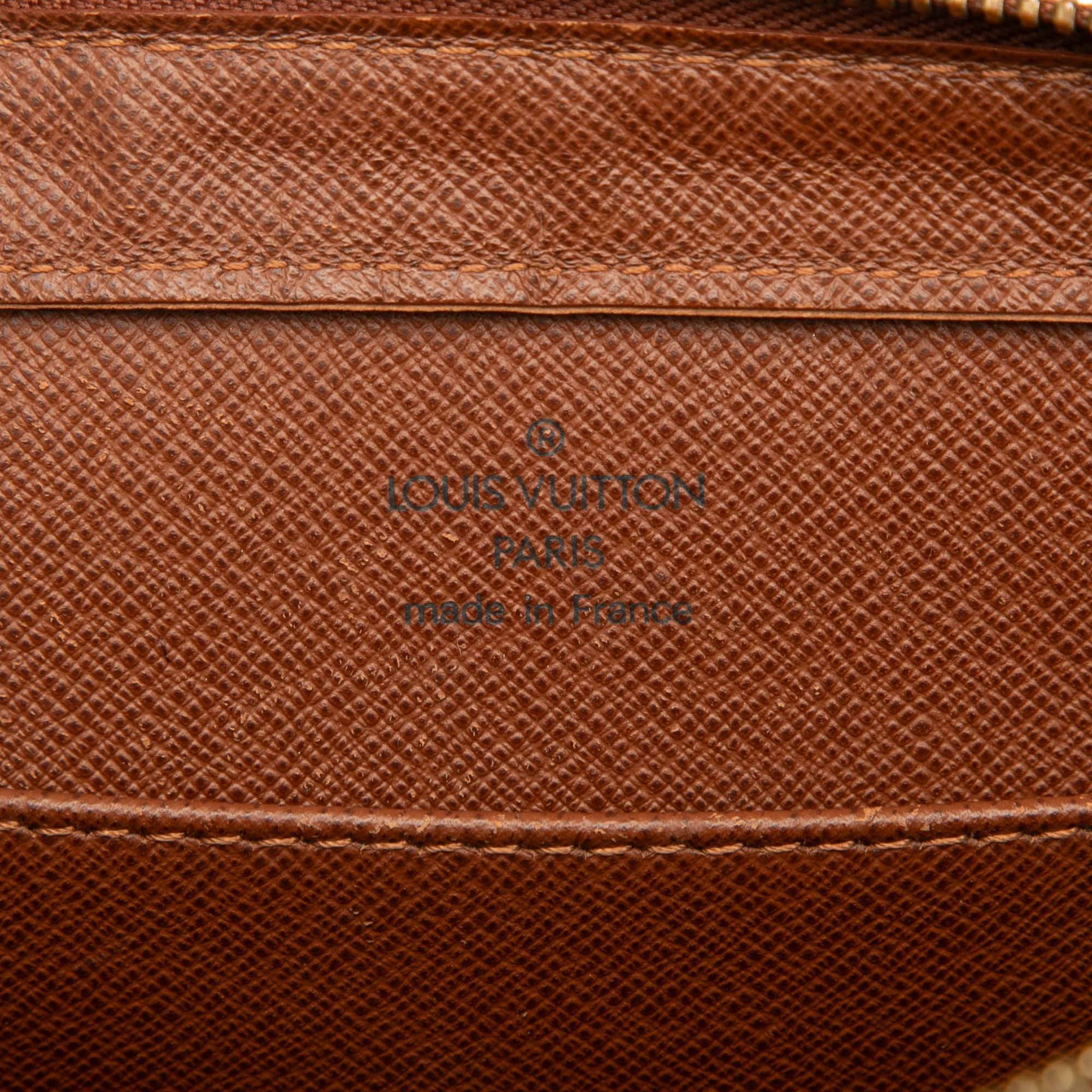 Louis Vuitton Monogram Orsay, från Luxclusif, i färgen brown. Klicka för att öppna bilden i stort format