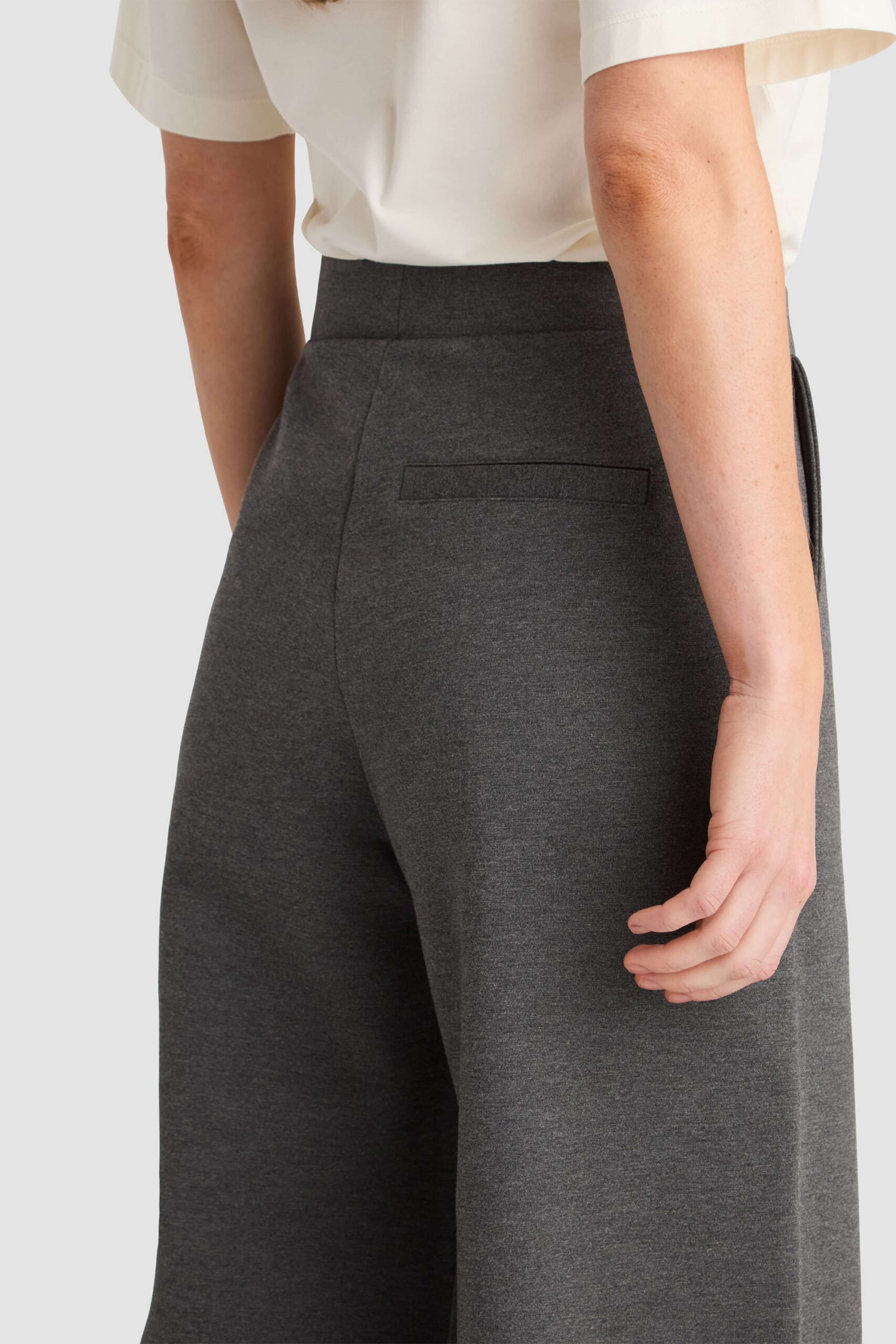 Leia Pants - Graphite Melange, från Residus, i färgen dark grey. Klicka för att öppna bilden i stort format