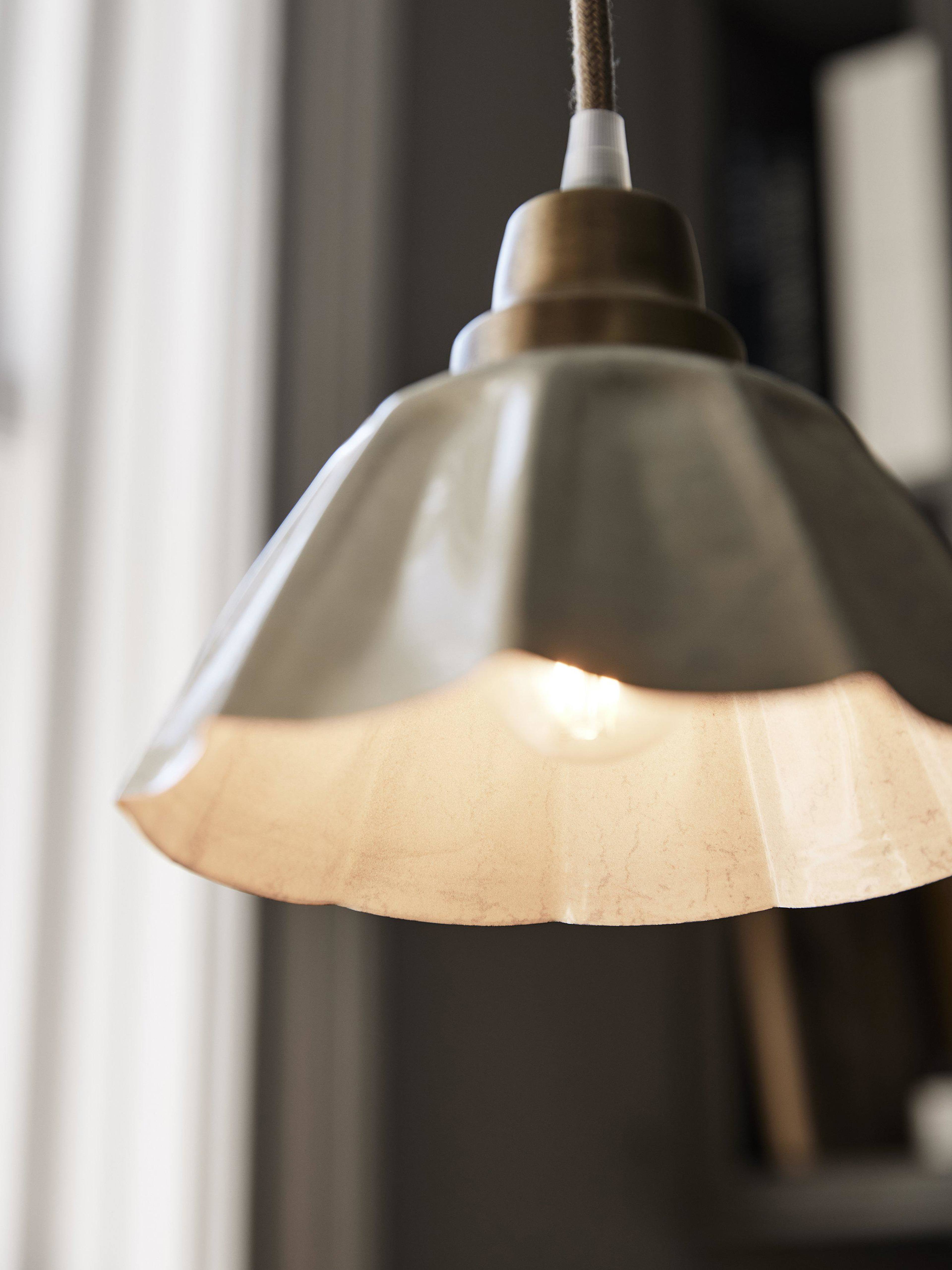 Ester Fönsterlampa