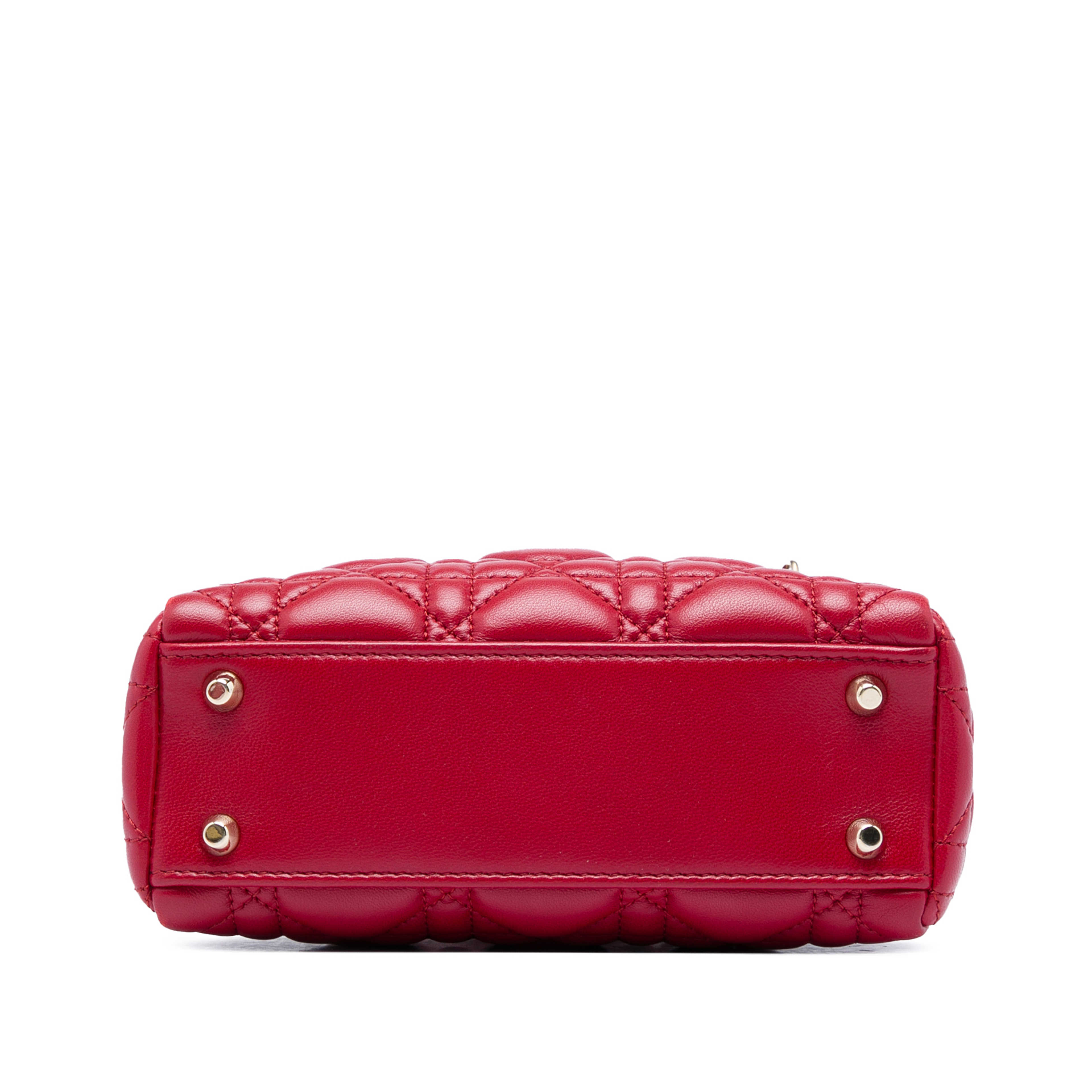 Dior Mini Lambskin Cannage Lady Dior, från Luxclusif, i färgen röd. Klicka för att öppna bilden i stort format