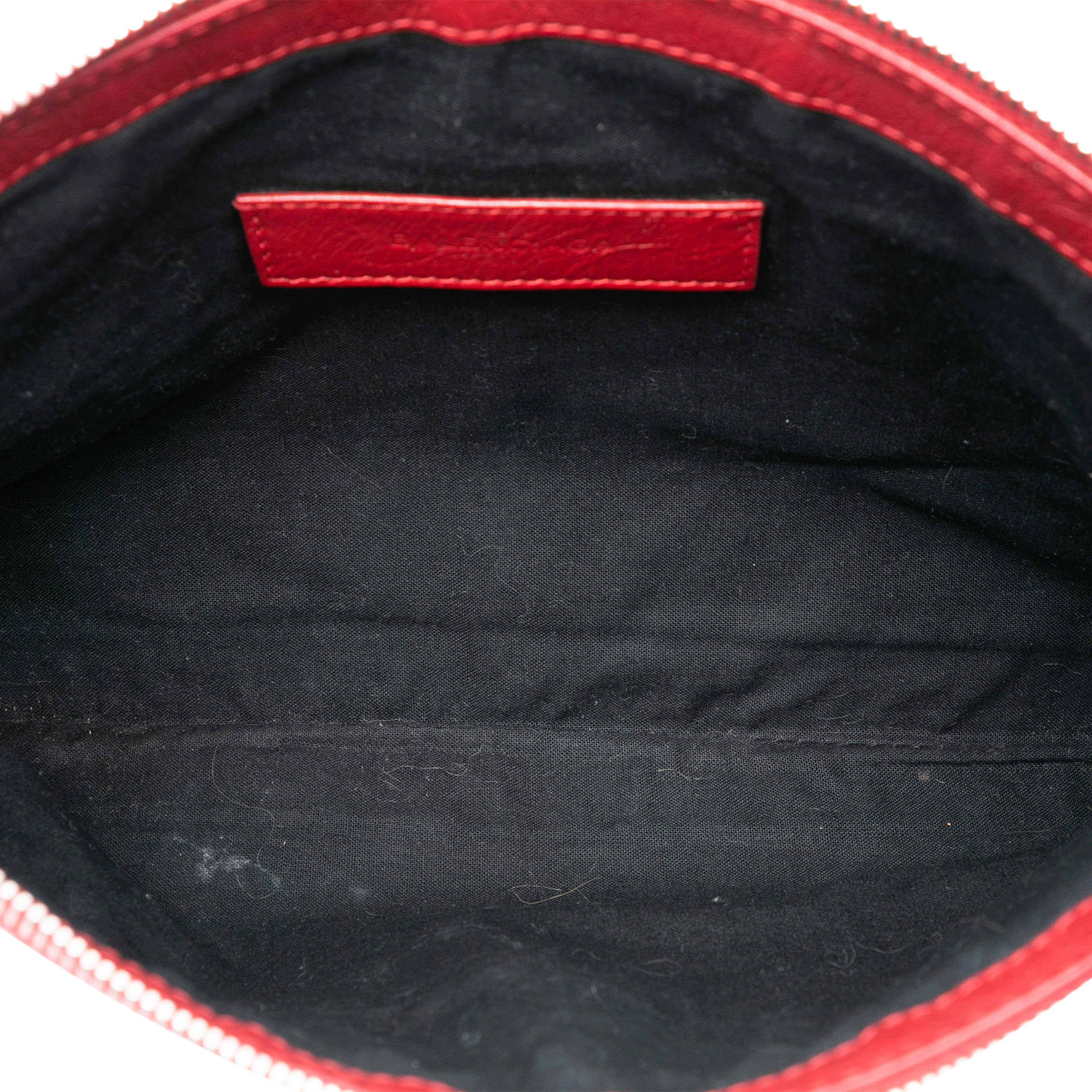 Balenciaga Lambskin Motocross Classic Clip M Clutch, från Luxclusif, i färgen red. Klicka för att öppna bilden i stort format