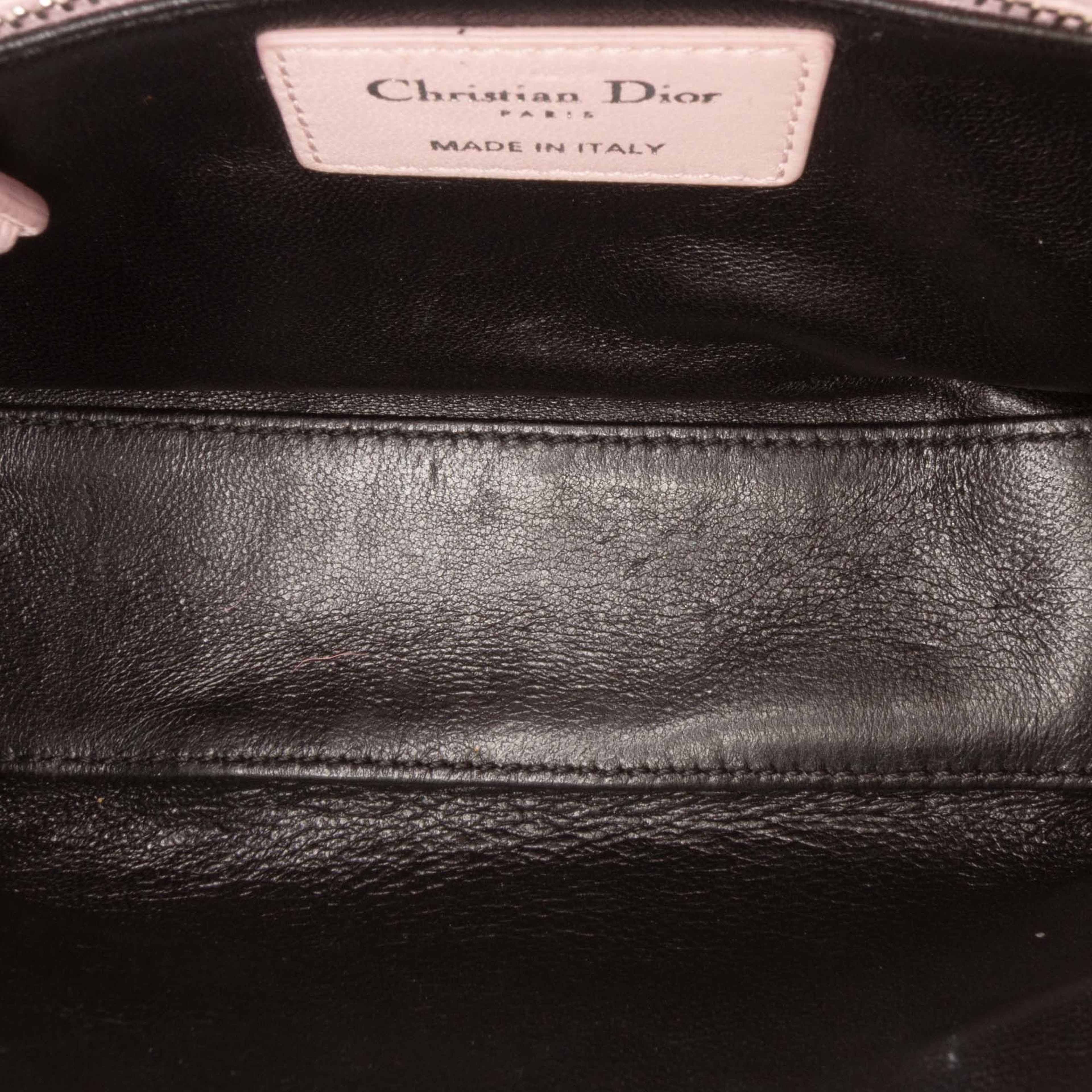 Dior Mini Calfskin Sequin Embellished Lady Dior, från Luxclusif, i färgen pink. Klicka för att öppna bilden i stort format