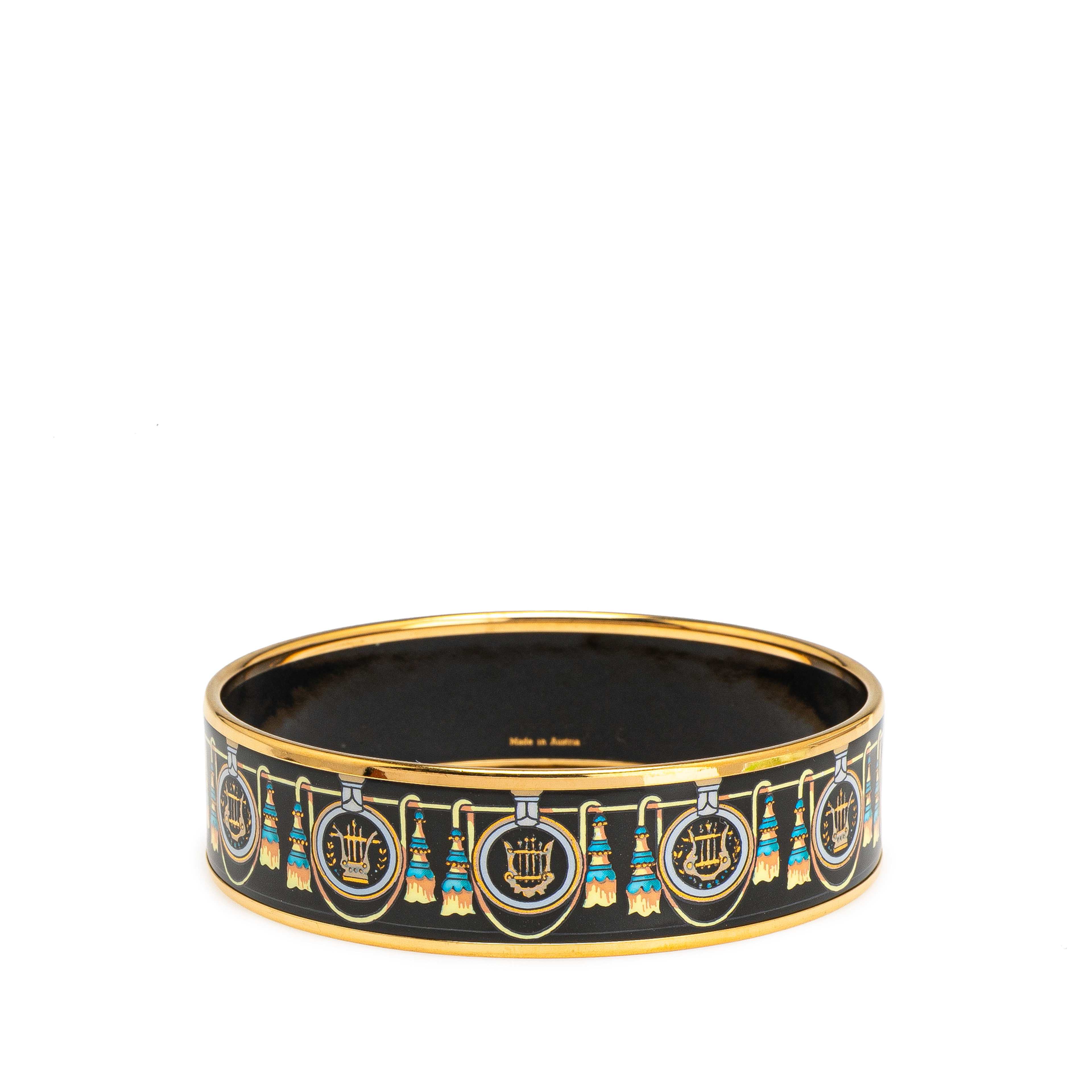 Hermès Wide Enamel Printed Bangle, från Luxclusif, i färgen black. Klicka för att öppna bilden i stort format