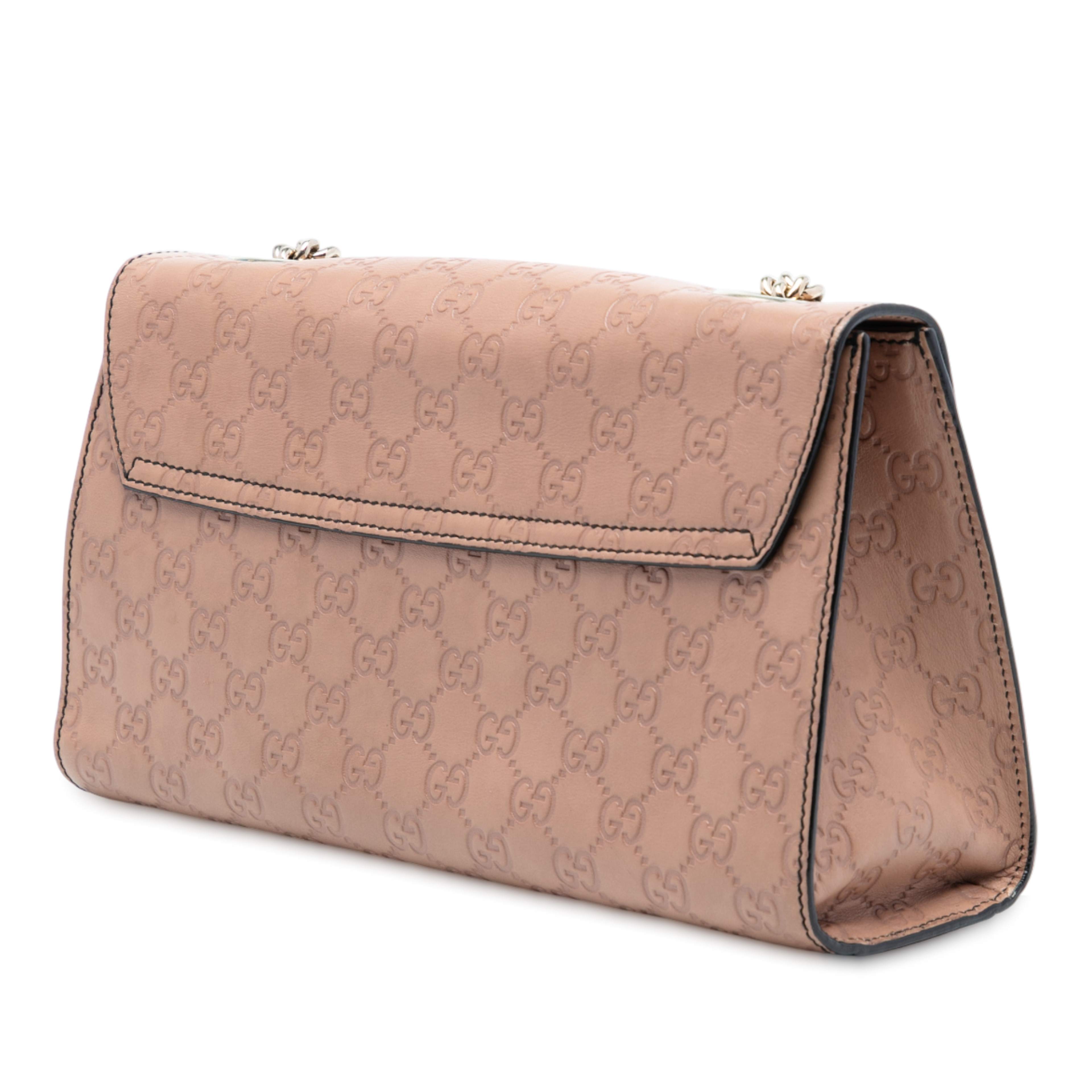 Gucci Medium Guccissima Emily Shoulder Bag, från Luxclusif, i färgen nude. Klicka för att öppna bilden i stort format
