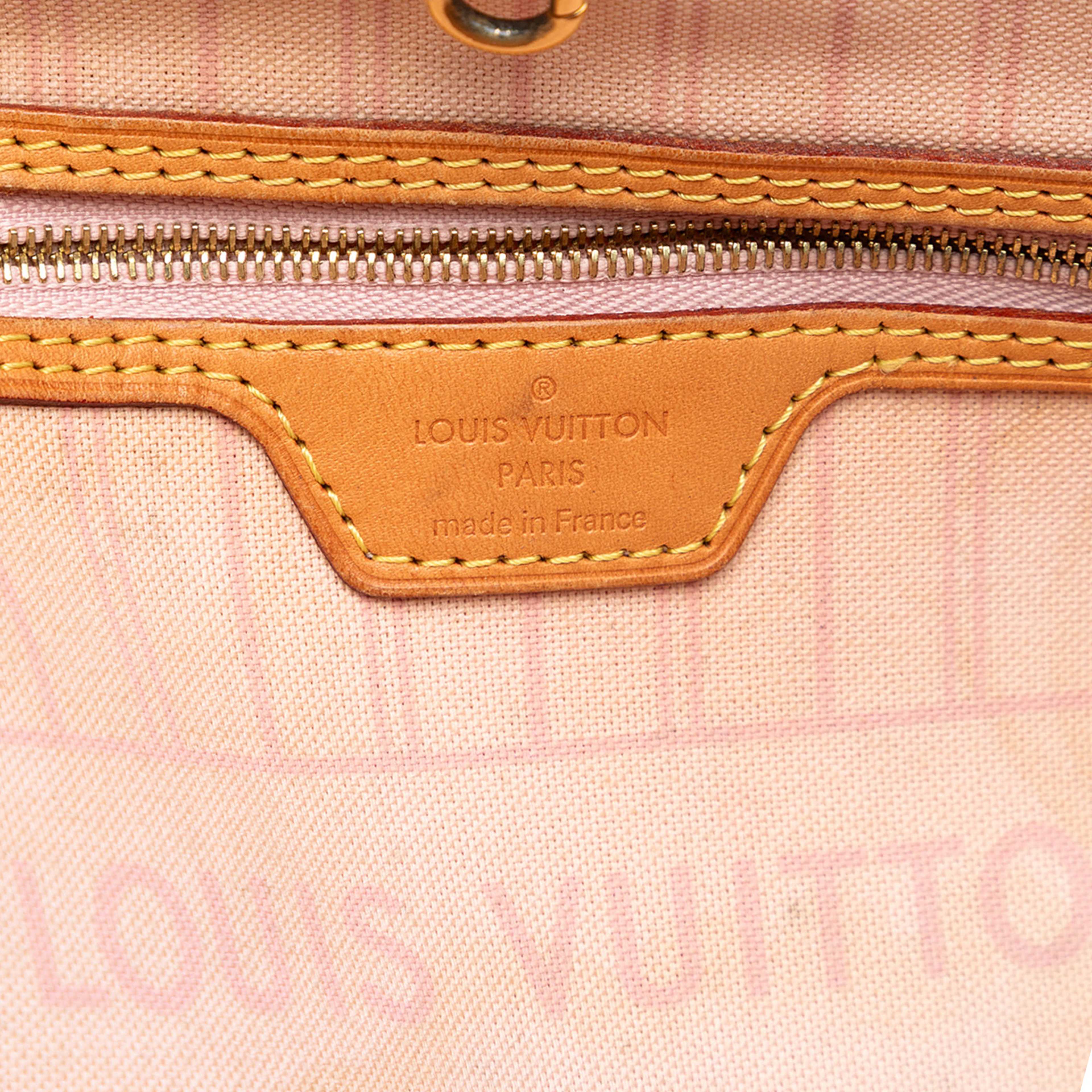 Louis Vuitton Damier Azur Neverfull Mm, från Luxclusif, i färgen white. Klicka för att öppna bilden i stort format