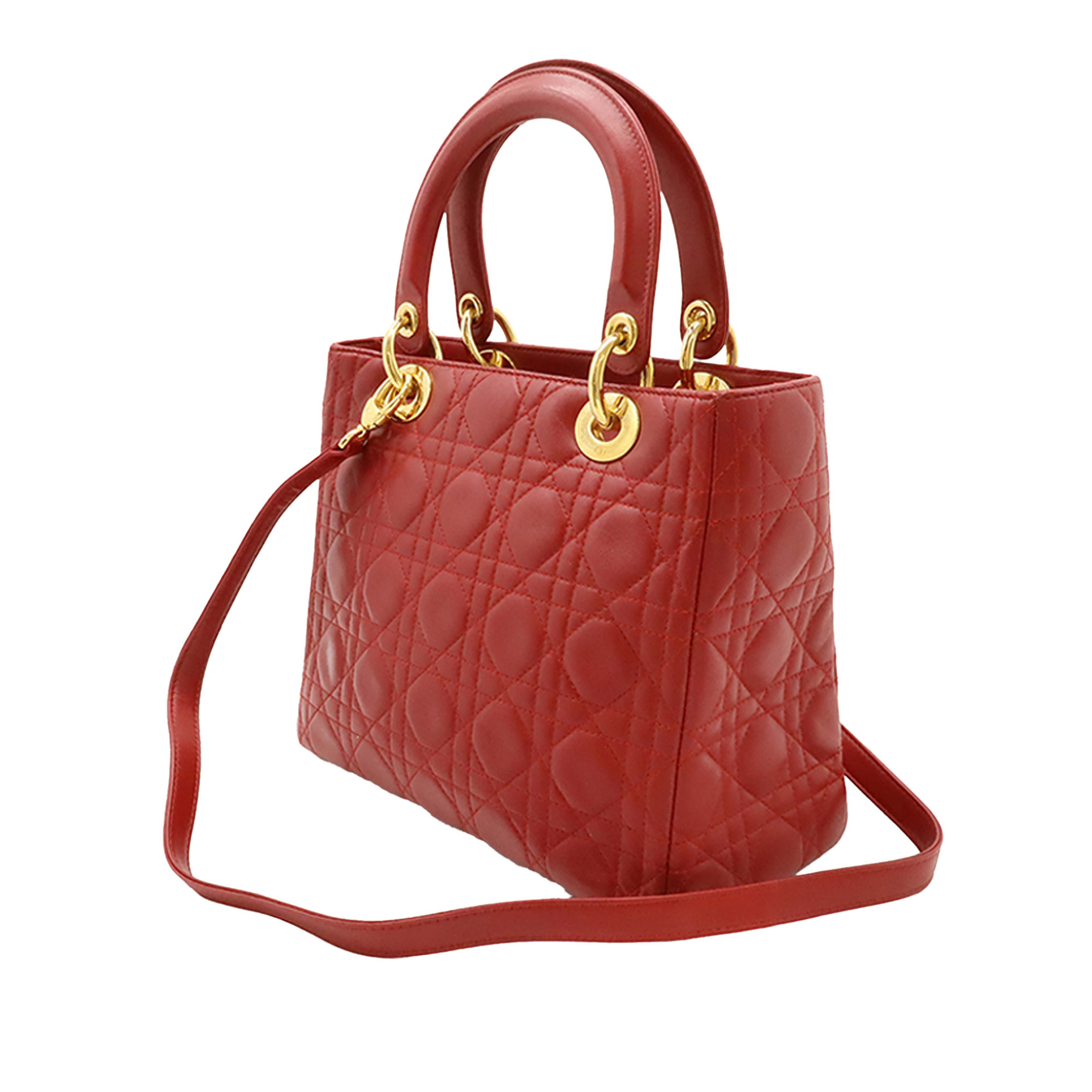 Dior Medium Lambskin Cannage Lady Dior, från Luxclusif, i färgen röd. Klicka för att öppna bilden i stort format