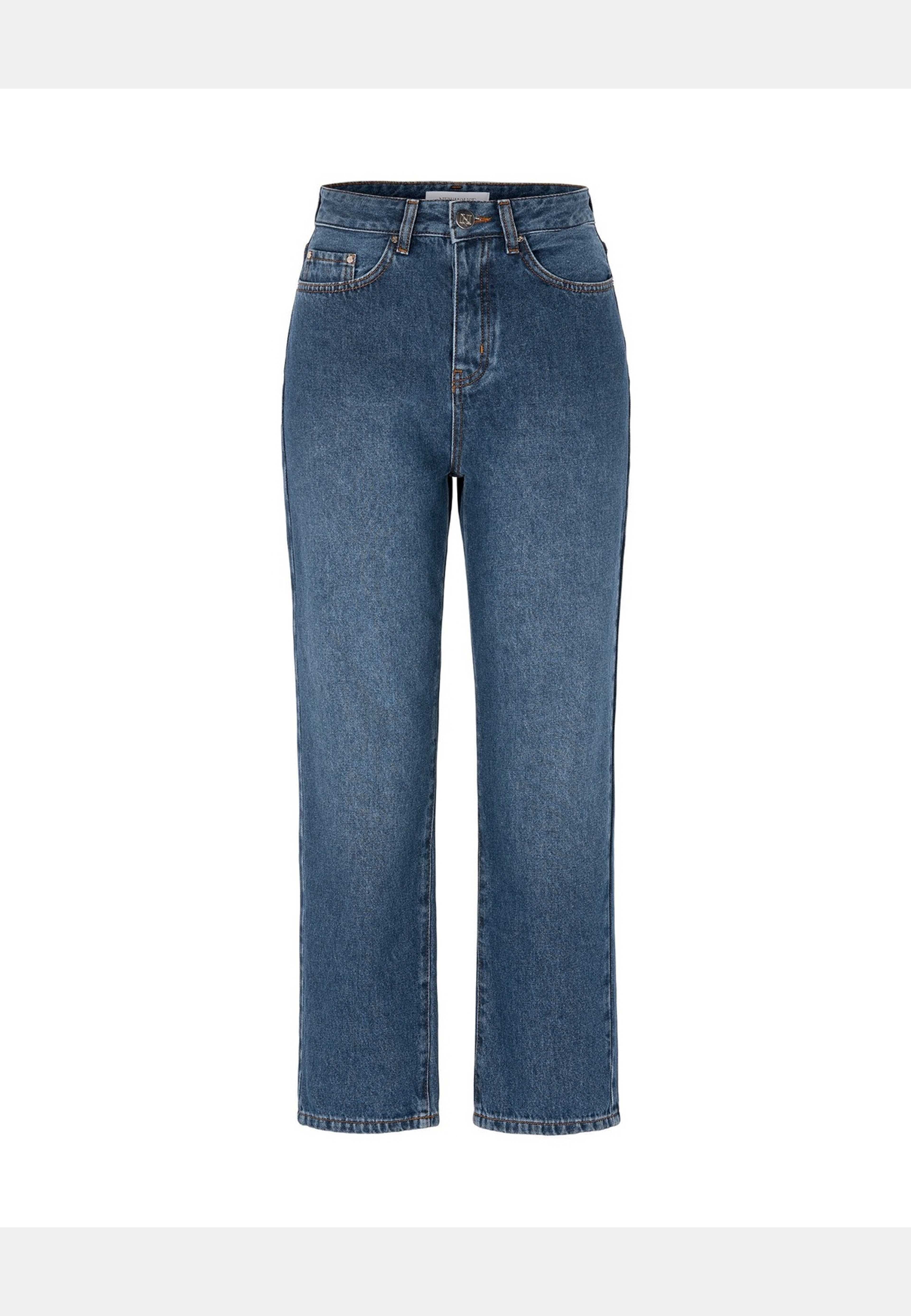 Jeans Alice, från Newhouse, i färgen mellanblå. Klicka för att öppna bilden i stort format