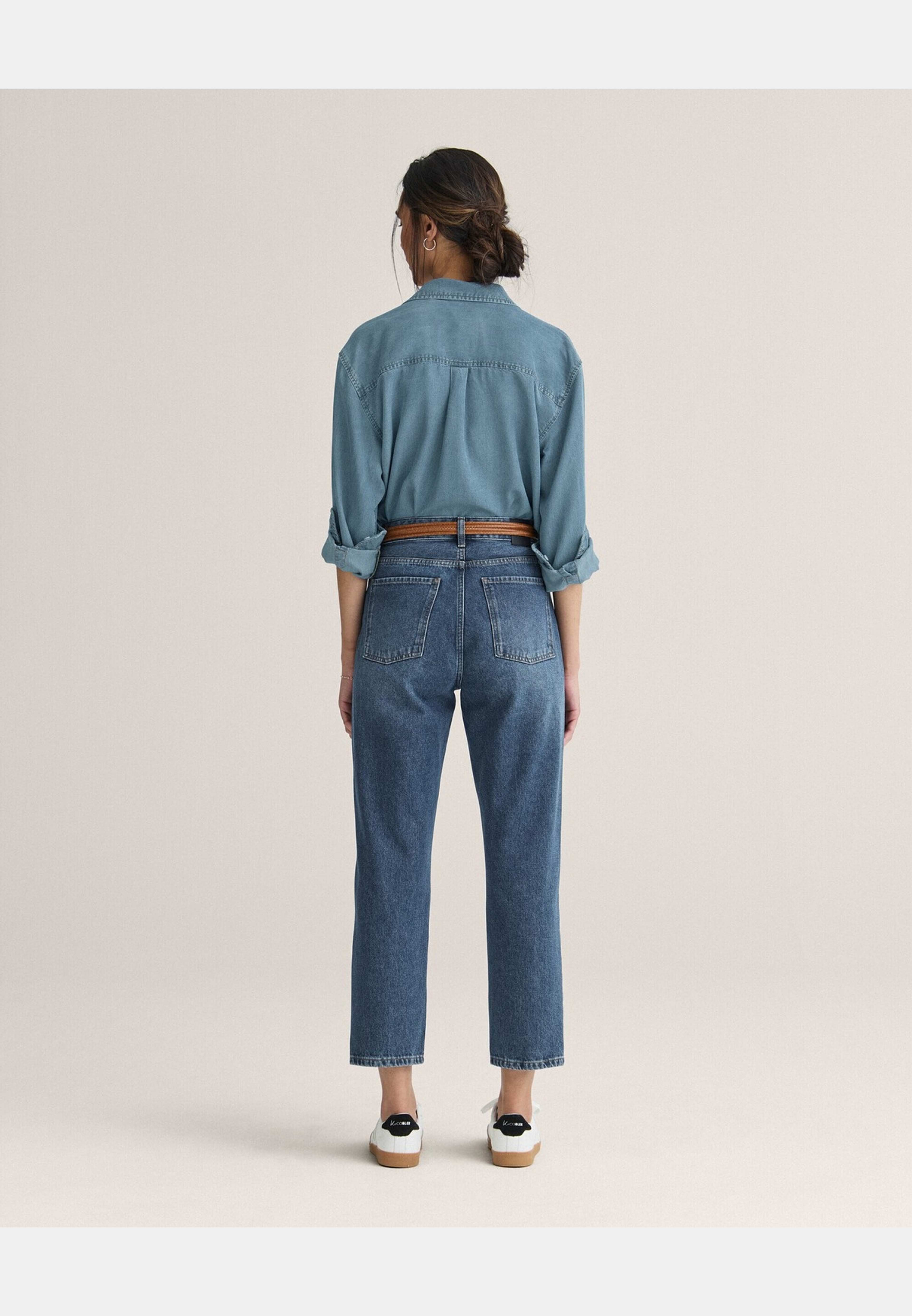 Jeans Alice, från Newhouse, i färgen mellanblå. Klicka för att öppna bilden i stort format
