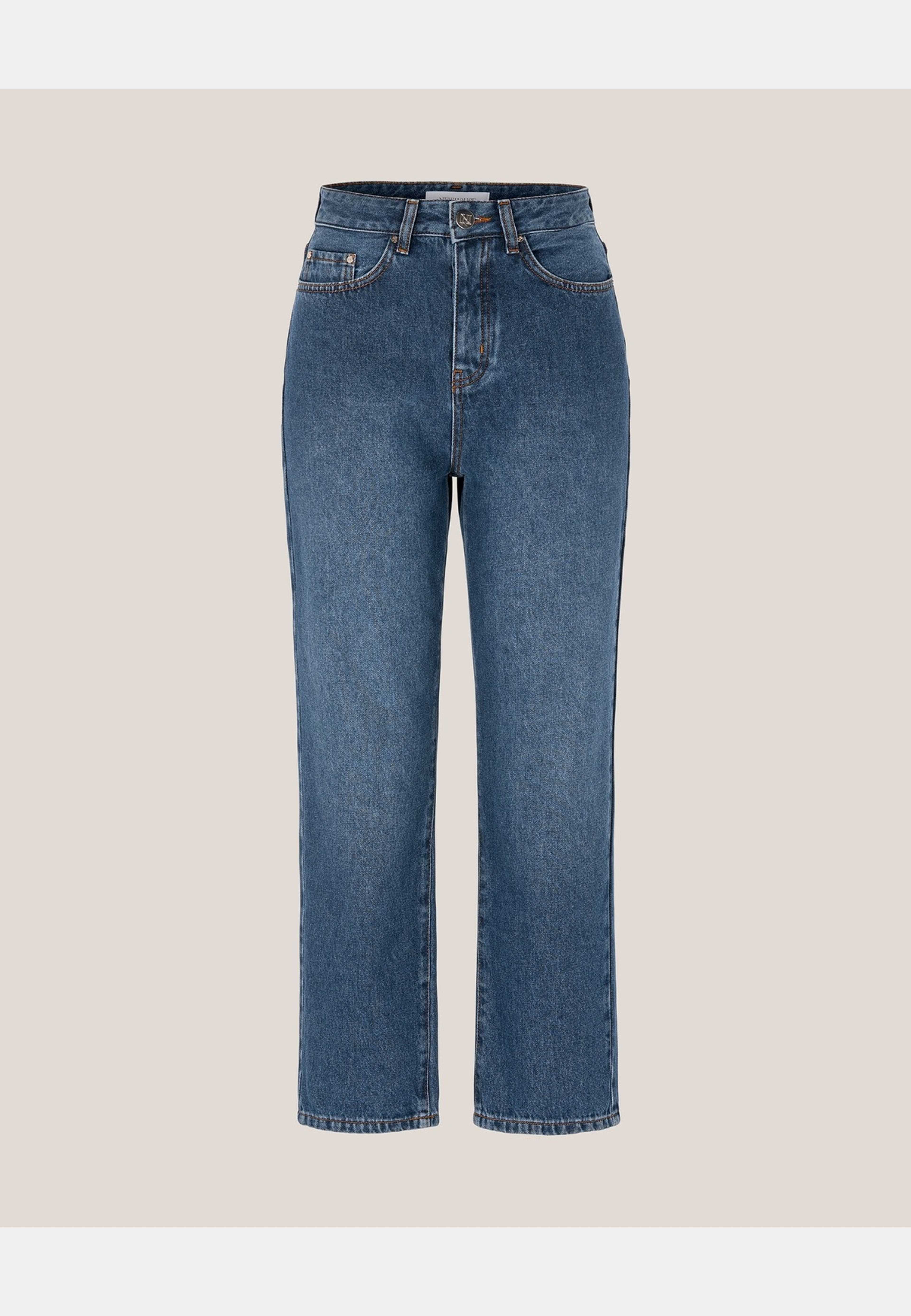 Jeans Alice, från Newhouse, i färgen mellanblå. Klicka för att öppna bilden i stort format
