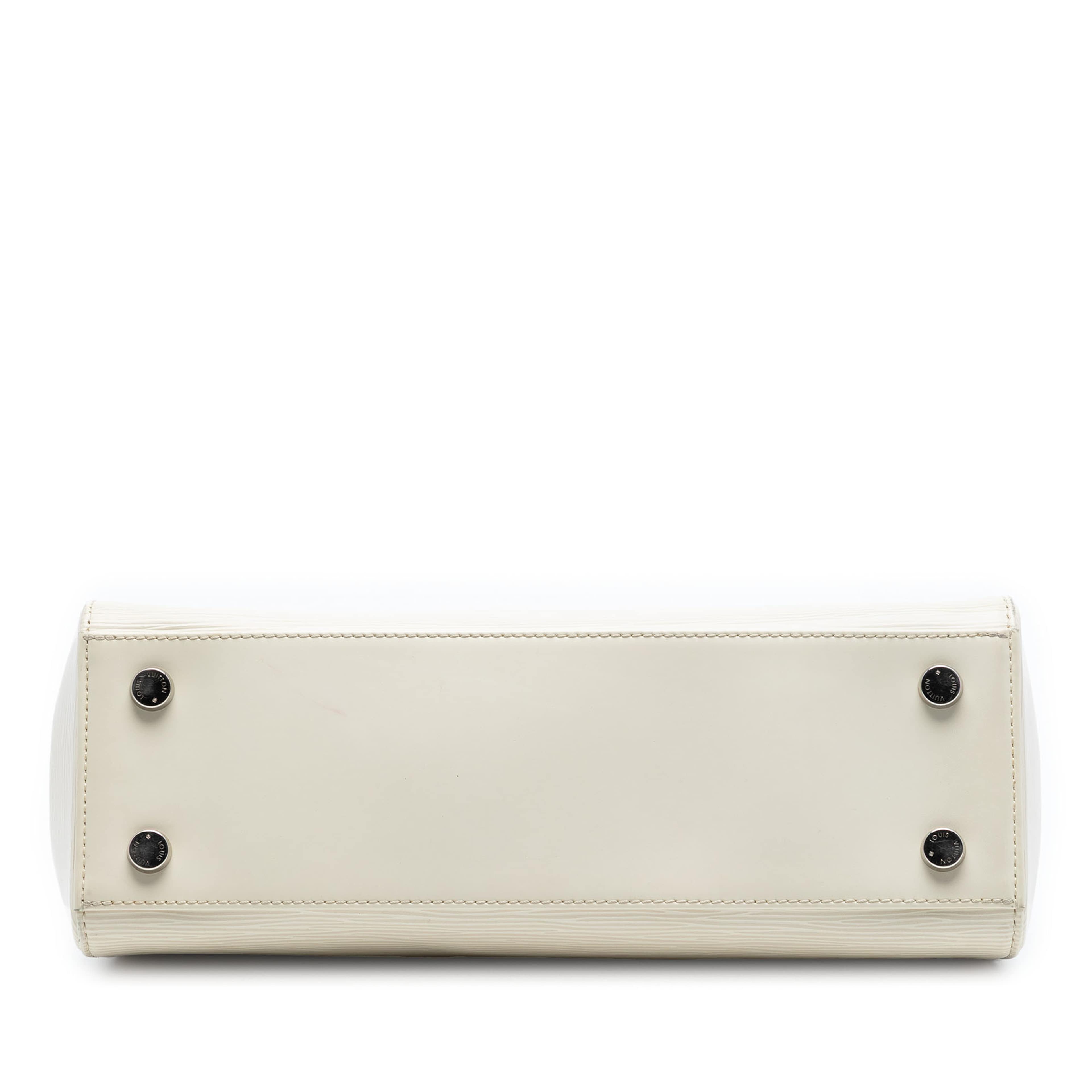 Louis Vuitton Epi Brea Mm, från Luxclusif, i färgen white. Klicka för att öppna bilden i stort format