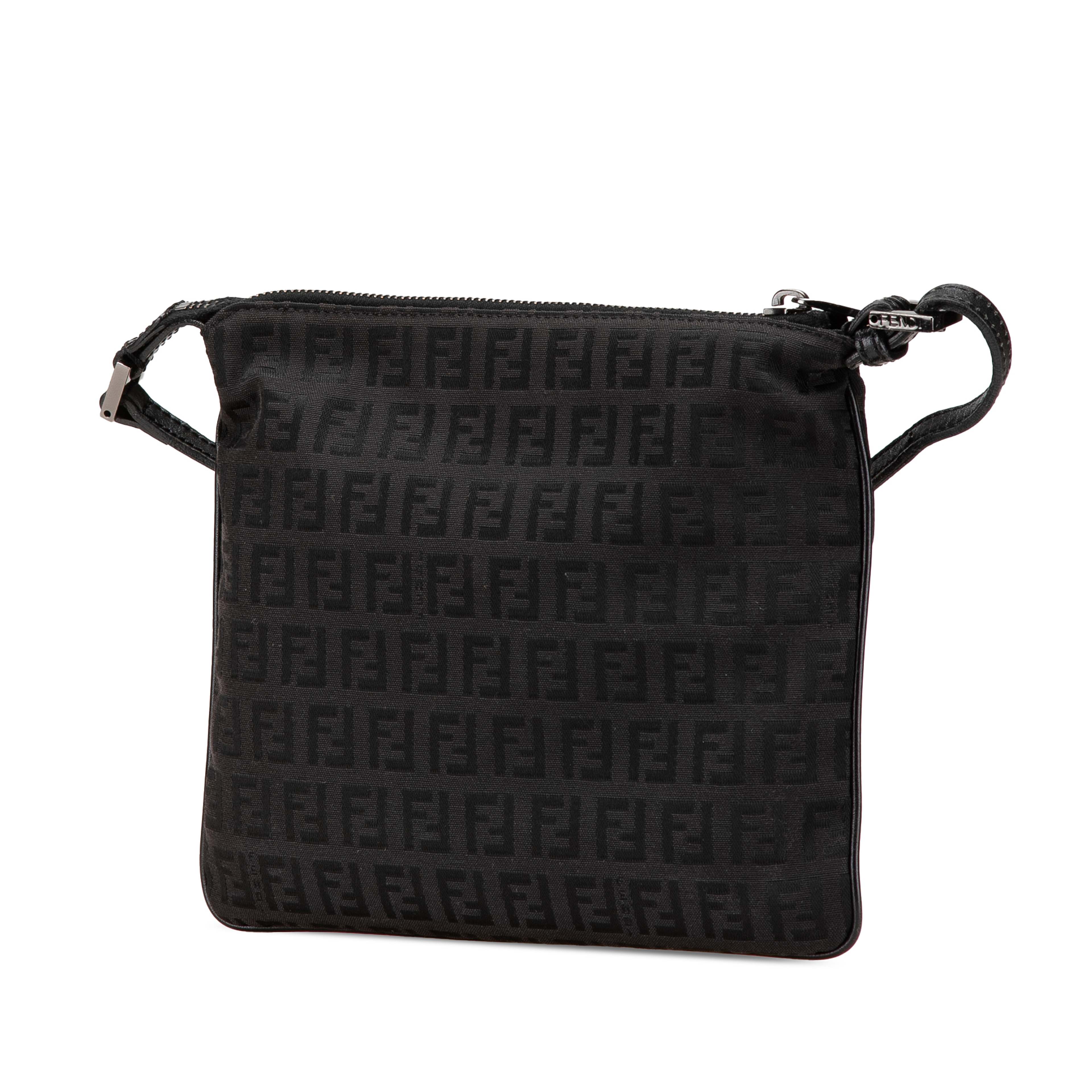 Fendi Zucchino Canvas Crossbody, från Luxclusif, i färgen black. Klicka för att öppna bilden i stort format