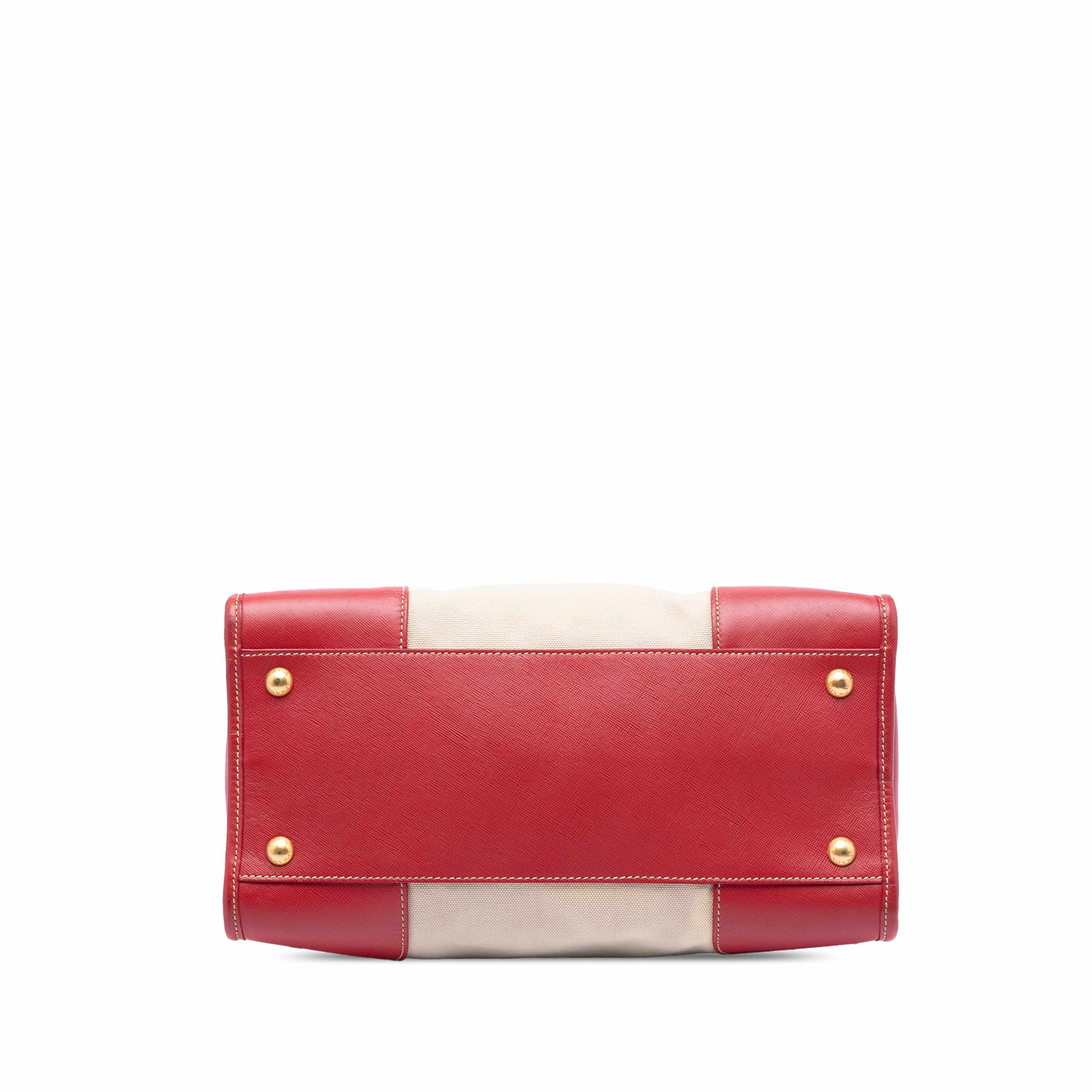 Prada Saffiano Trimmed Canvas Canapa Logo Satchel, från Luxclusif, i färgen beige. Klicka för att öppna bilden i stort format