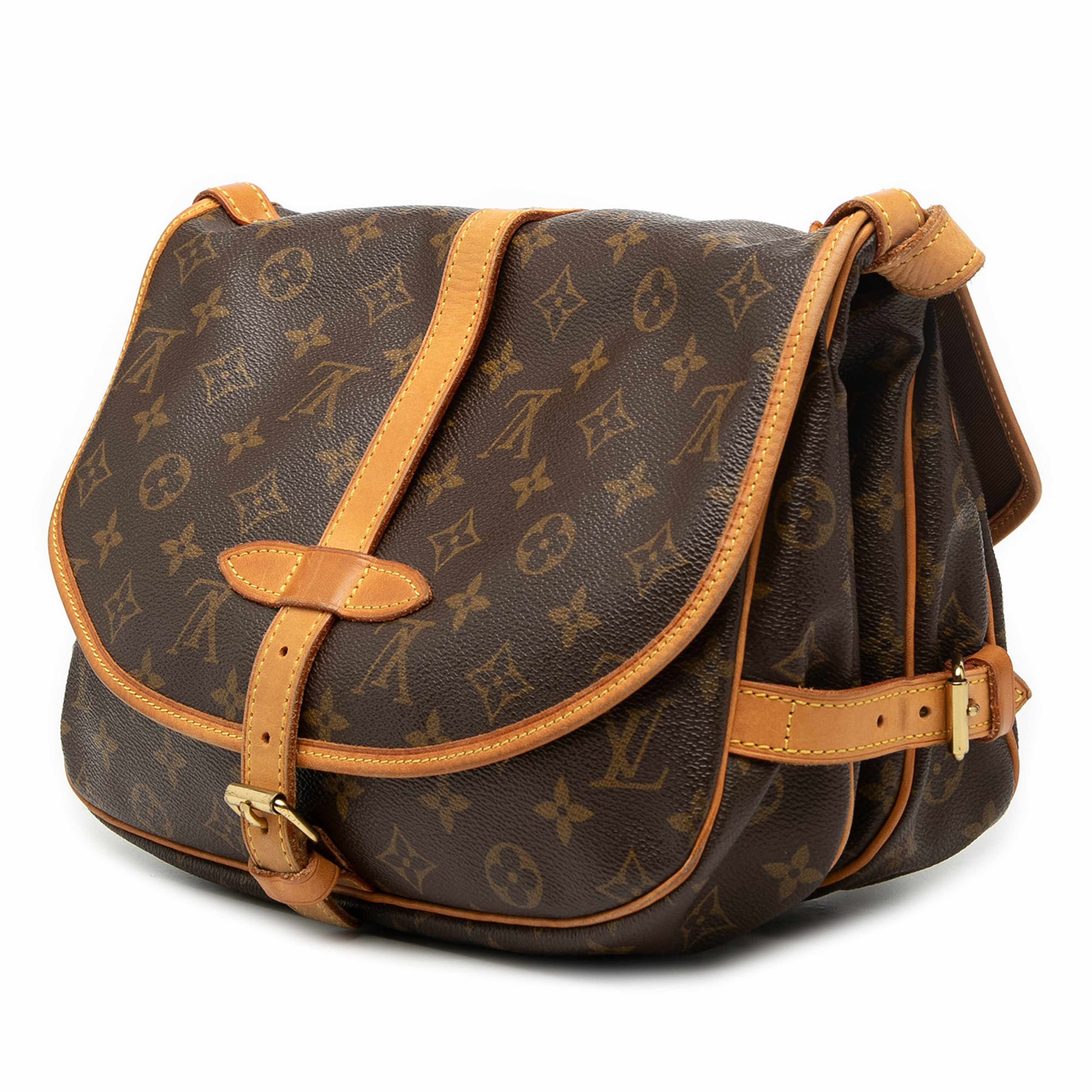 Louis Vuitton Monogram Saumur 30, från Luxclusif, i färgen brown. Klicka för att öppna bilden i stort format