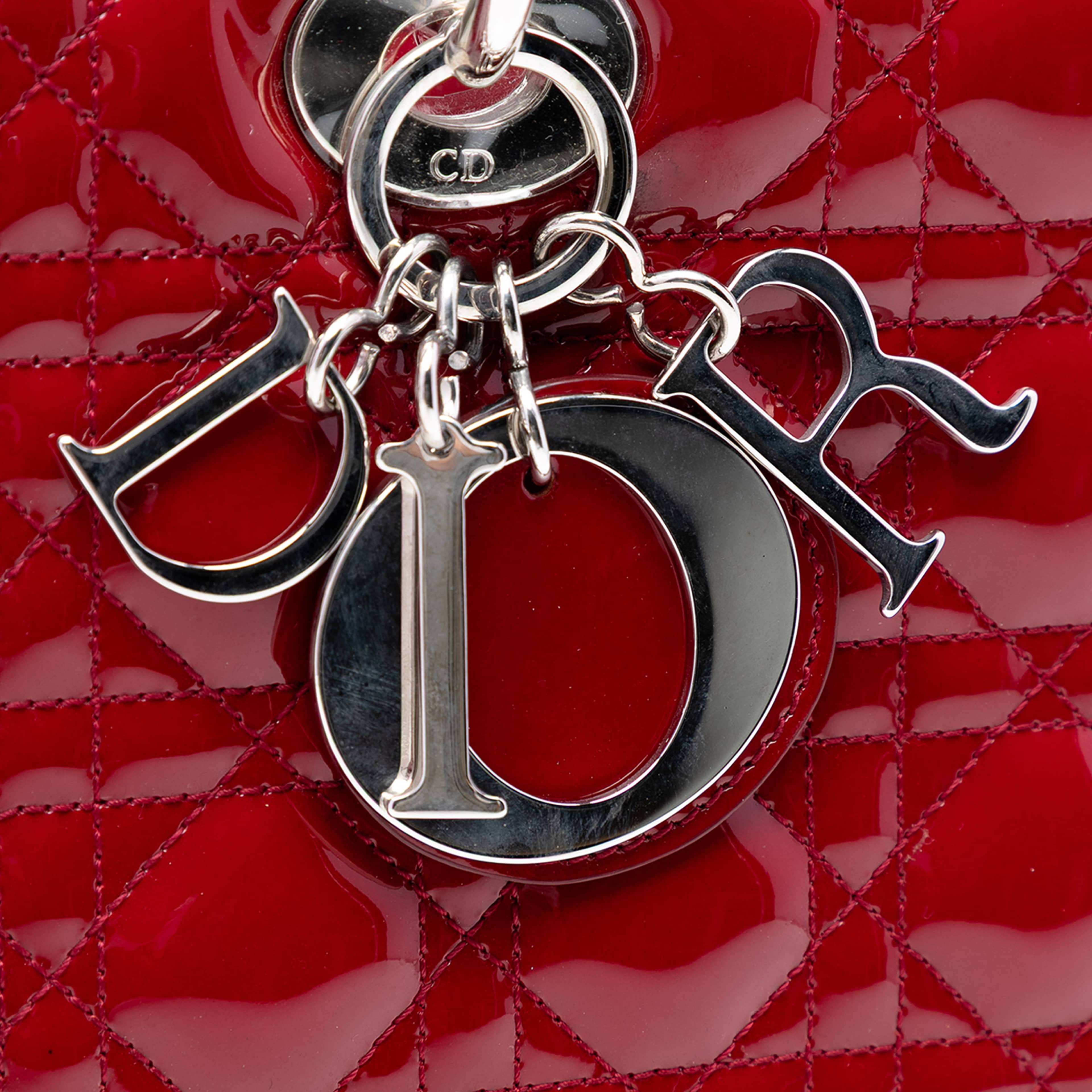 Dior Large Patent Cannage Lady Dior, från Luxclusif, i färgen red. Klicka för att öppna bilden i stort format