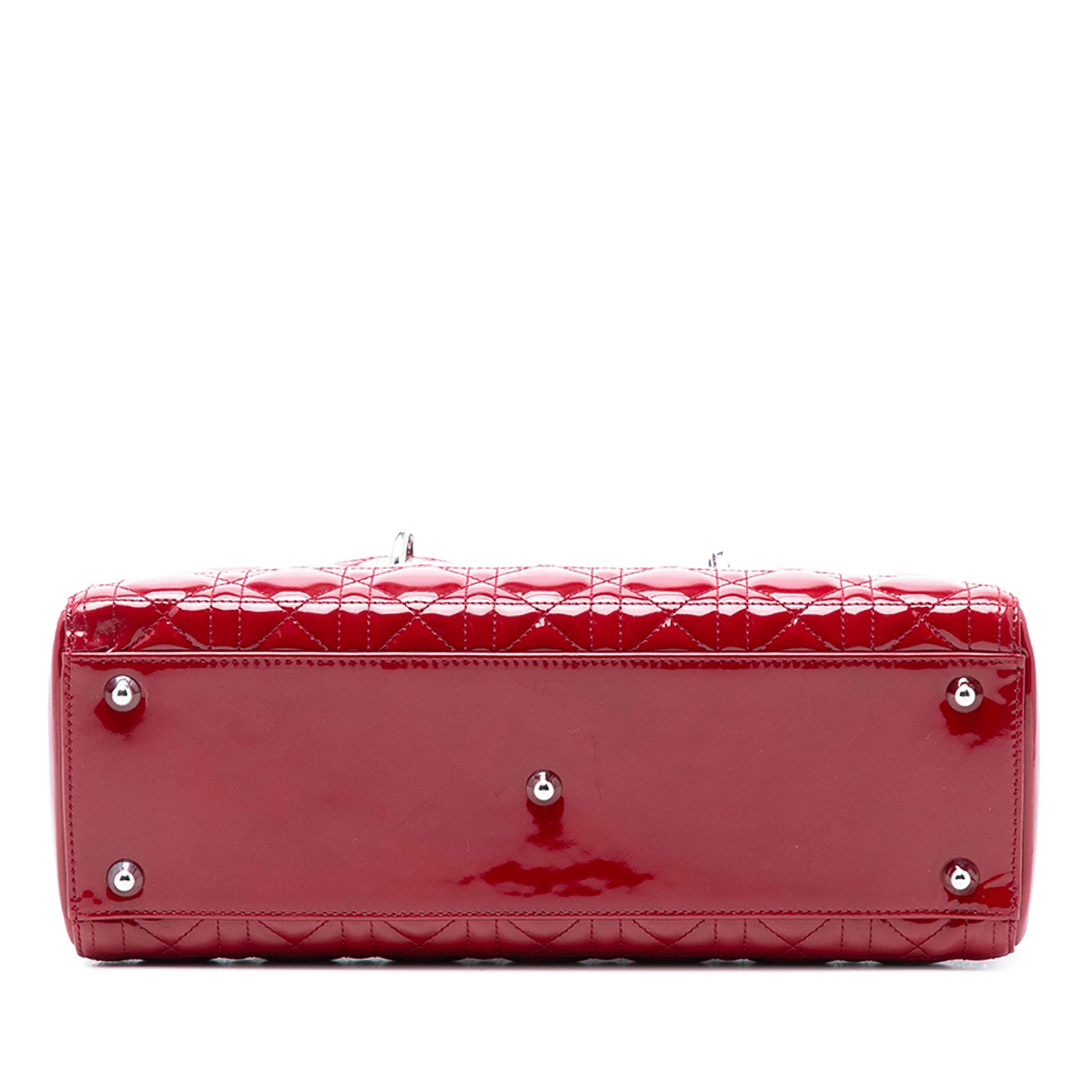 Dior Large Patent Cannage Lady Dior, från Luxclusif, i färgen red. Klicka för att öppna bilden i stort format