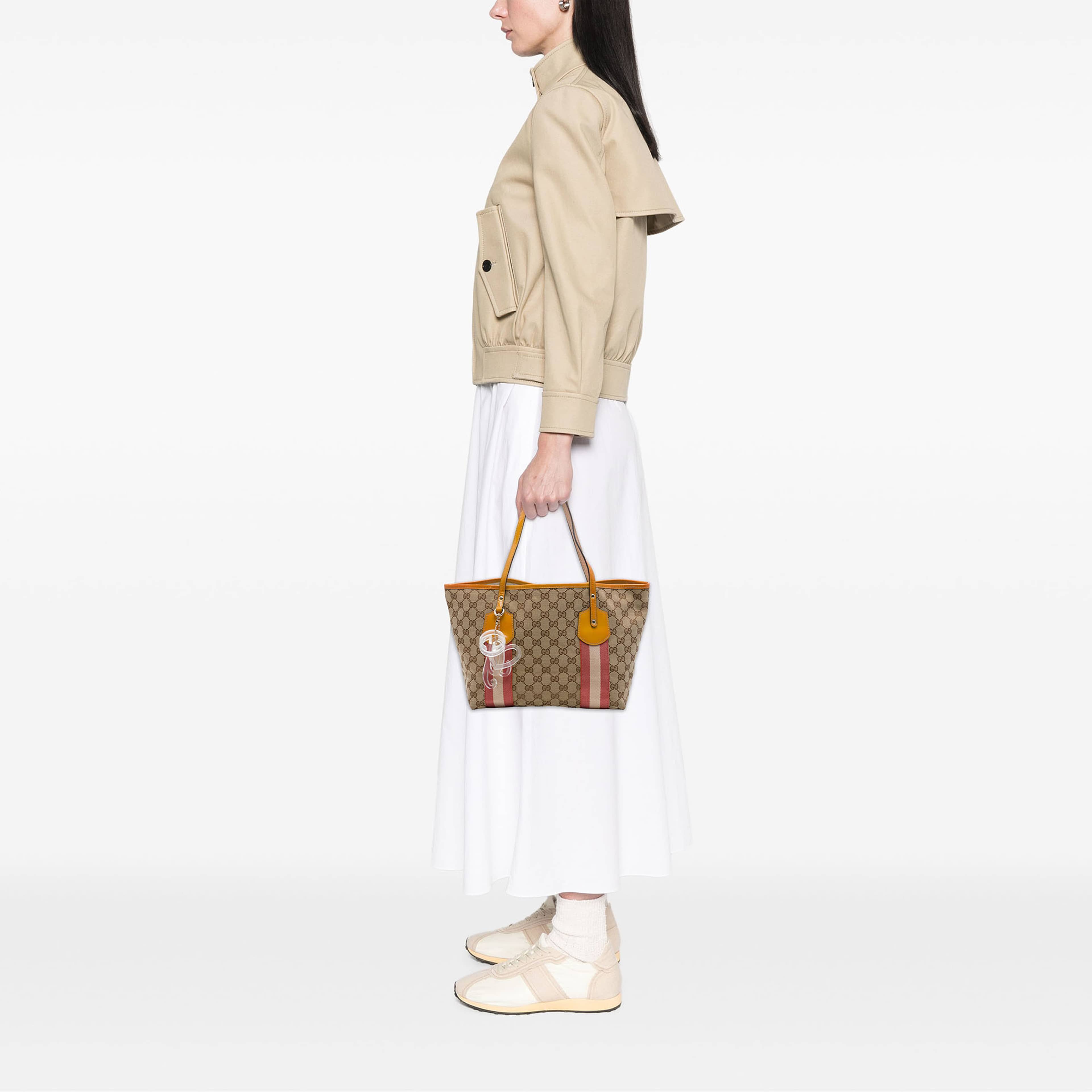 Gucci Gg Canvas Web Jolie Tote, från Luxclusif, i färgen beige. Klicka för att öppna bilden i stort format