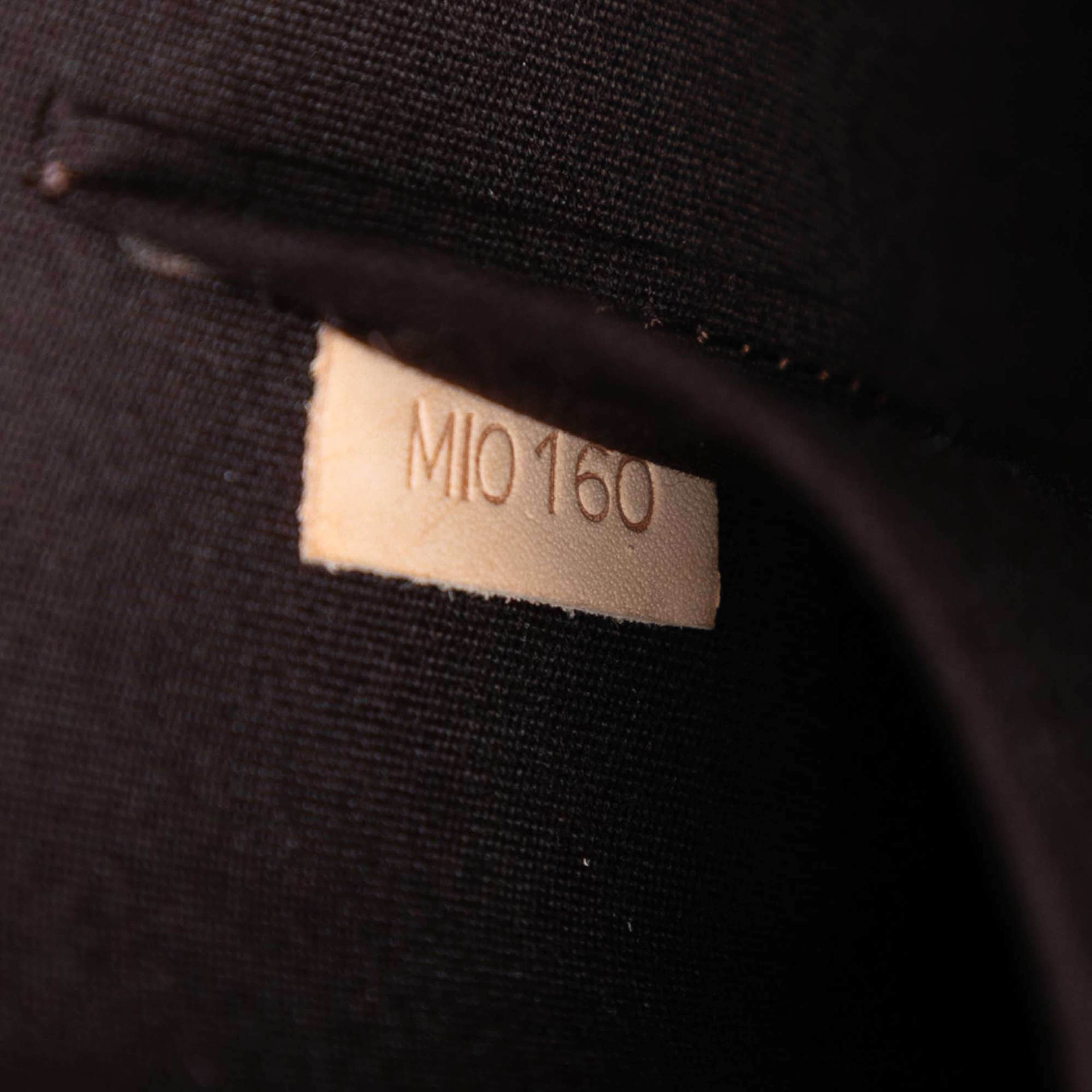 Louis Vuitton Monogram Vernis Alma Gm, från Luxclusif, i färgen purpur. Klicka för att öppna bilden i stort format